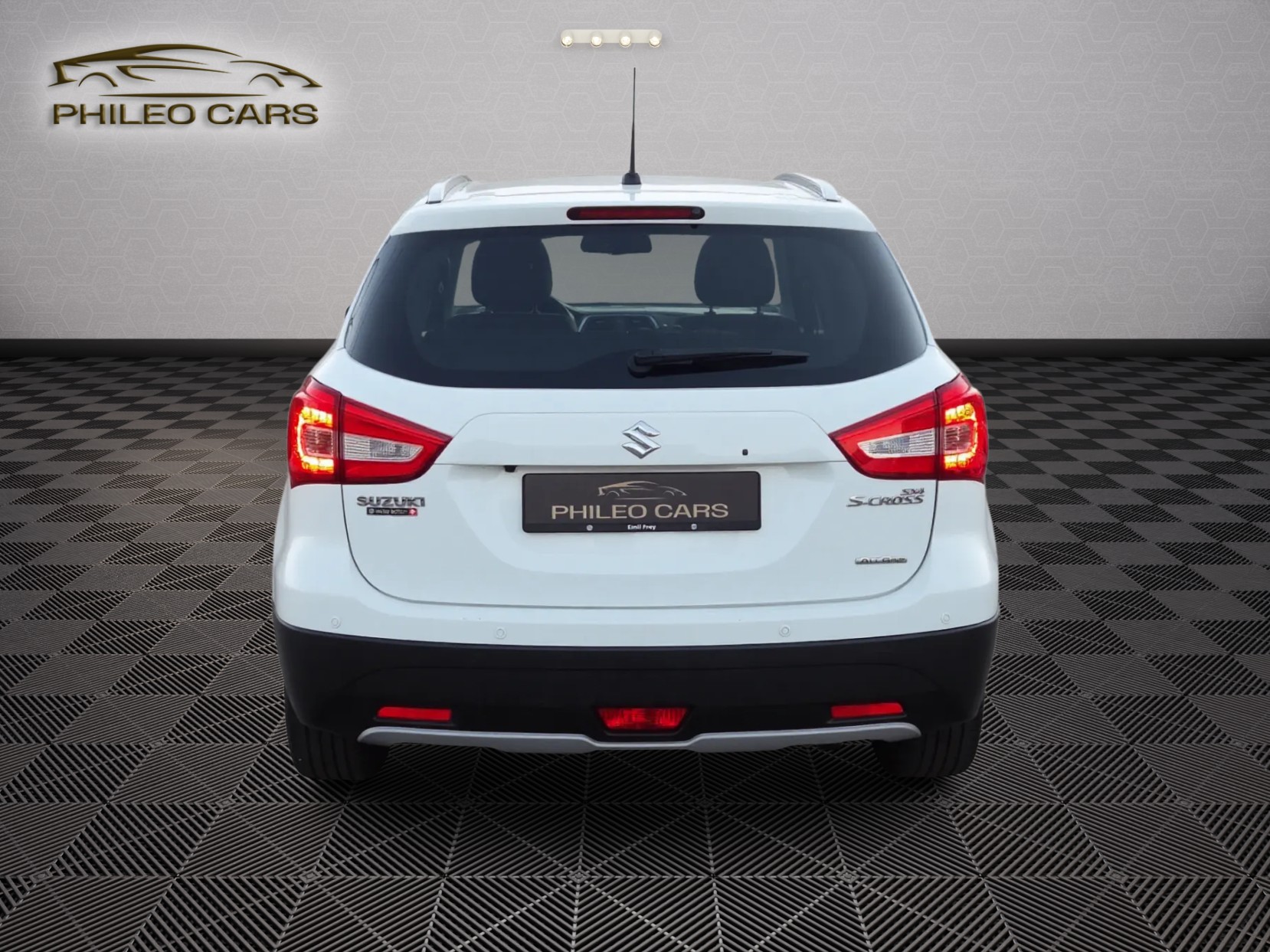 SUZUKI SX4 S-Cross 1.4 16V Piz Sulai 4WD Swiss edition-image-6