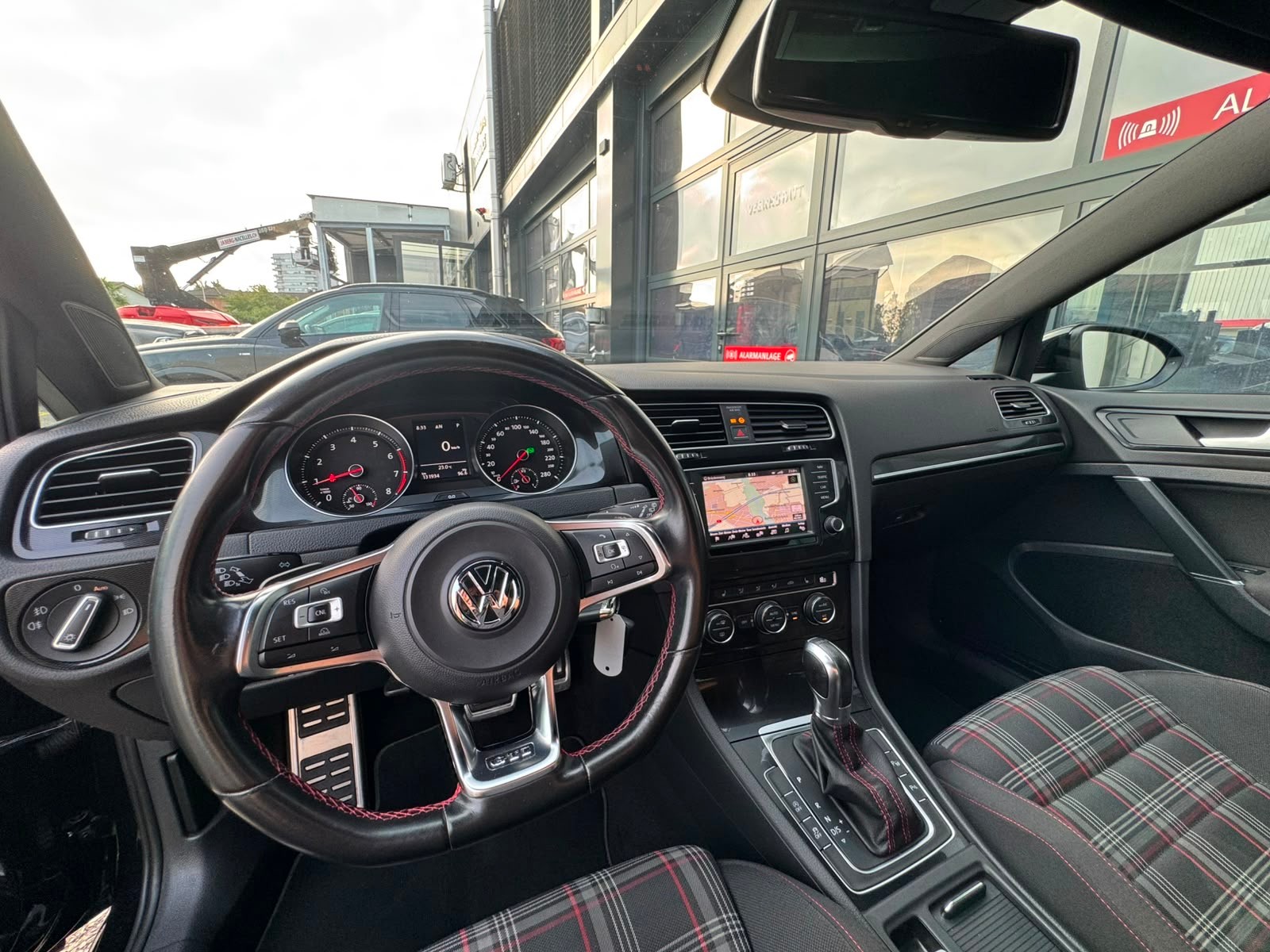 VW Golf 2.0 TSI GTI DSG-image-8