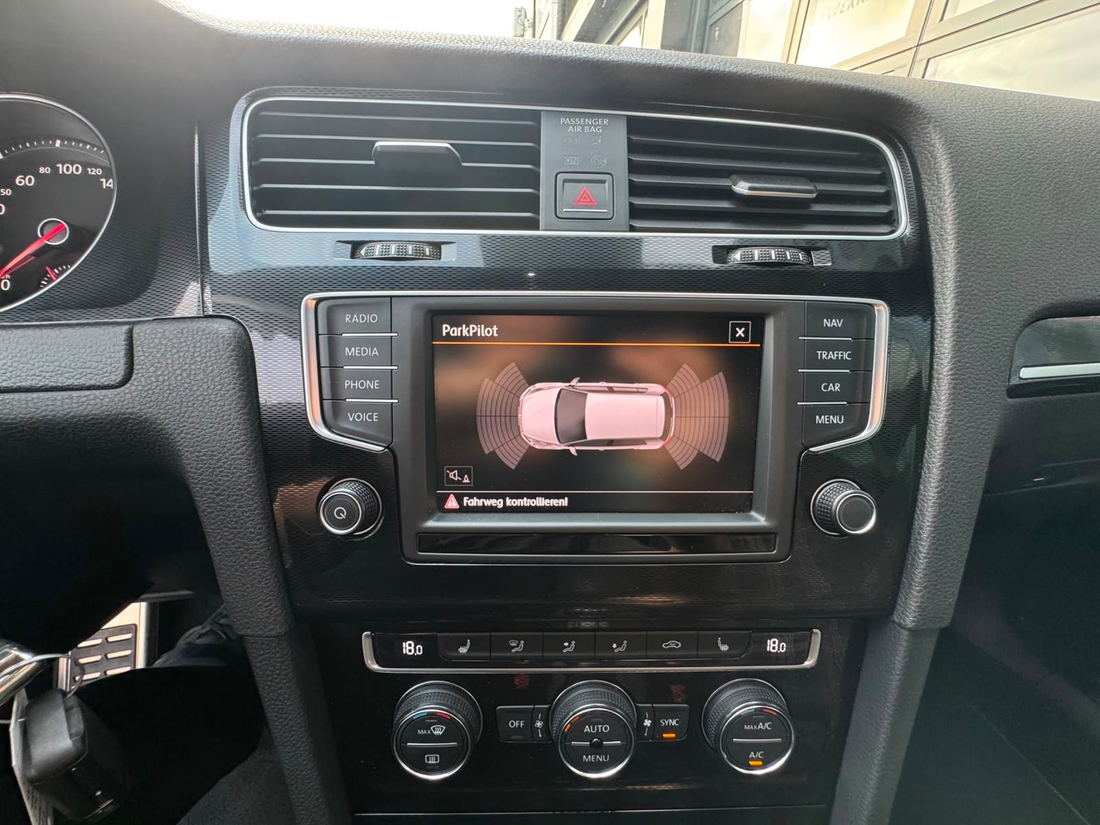 VW Golf 2.0 TSI GTI DSG-image-10