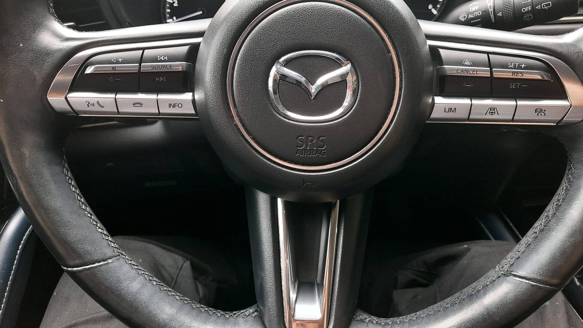 MAZDA CX-30 SKYACTIV-X M Hybrid 180 Revolution AWD Automat-image-9