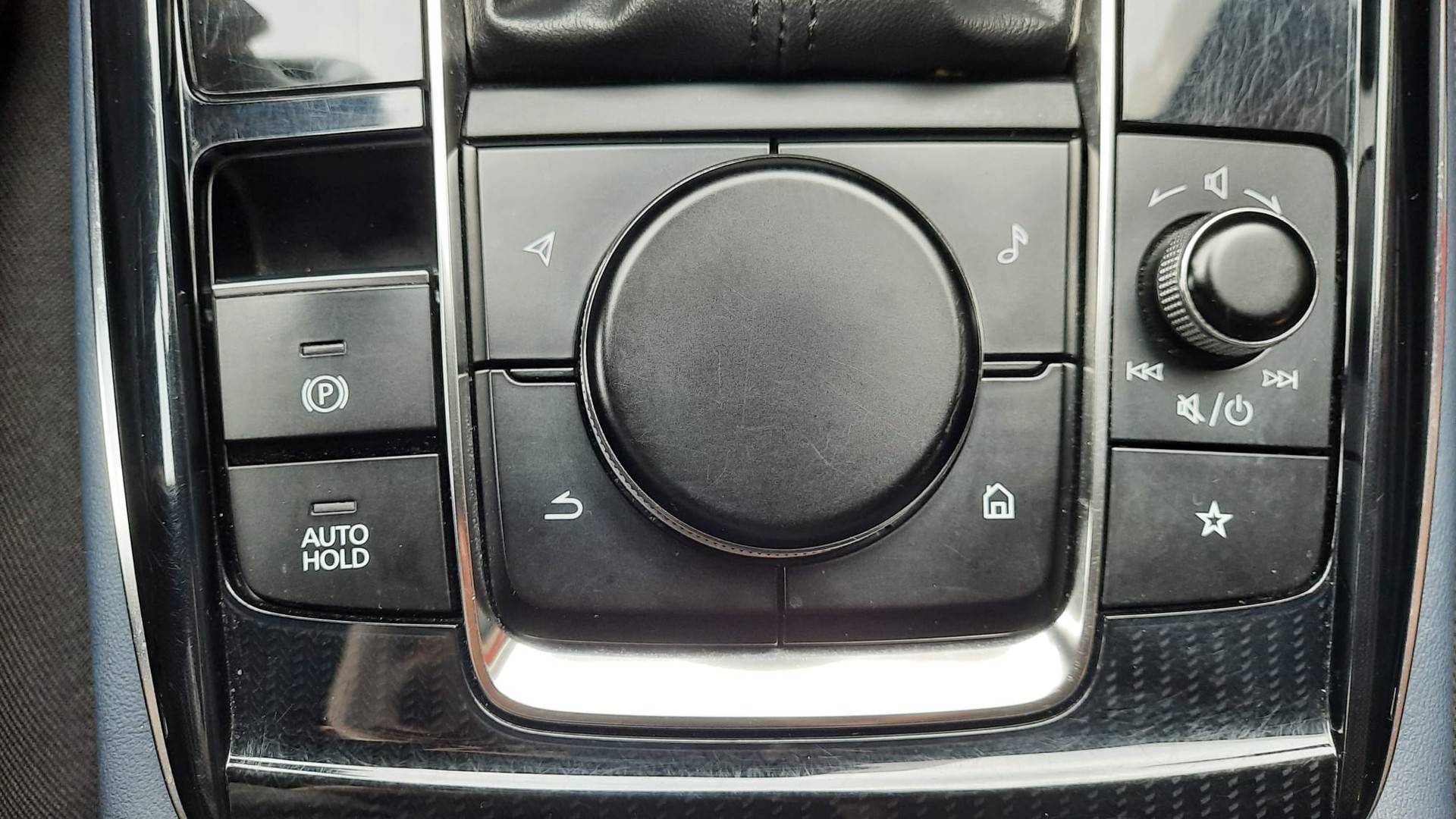MAZDA CX-30 SKYACTIV-X M Hybrid 180 Revolution AWD Automat-image-15