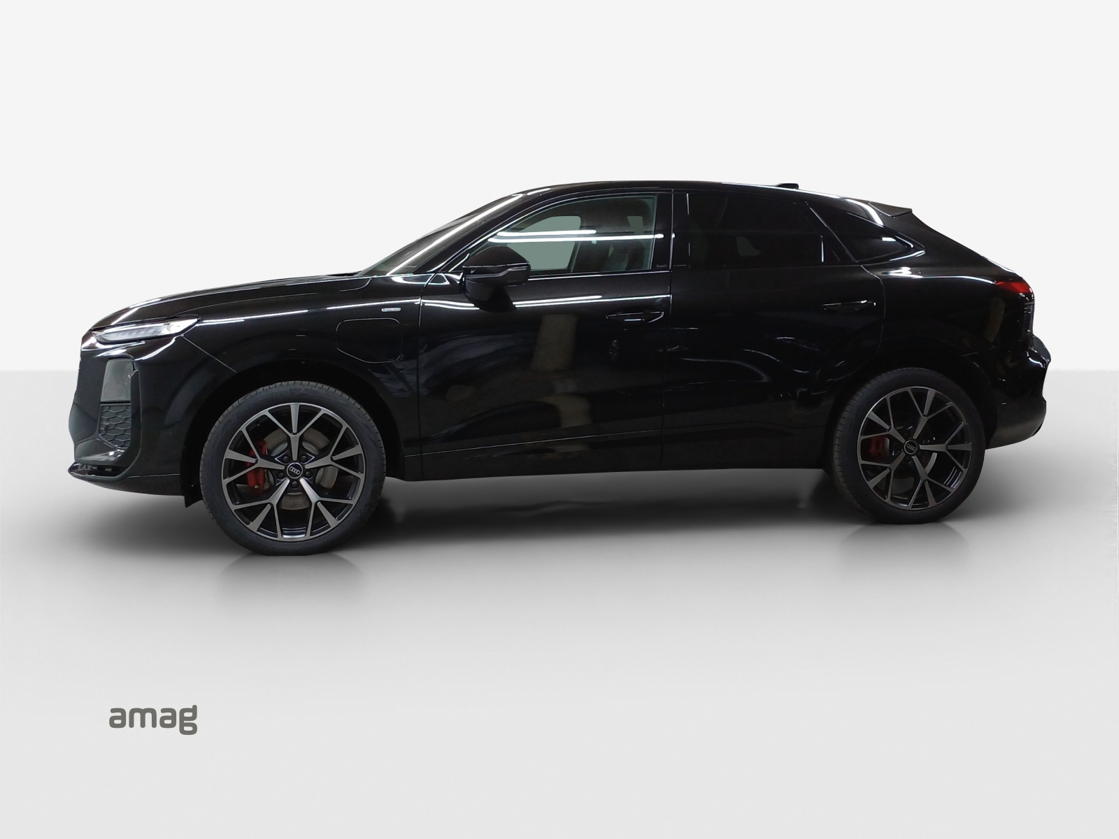 AUDI Q3 Sportback e-hybrid 200 kW S tronig-showroom-element-1