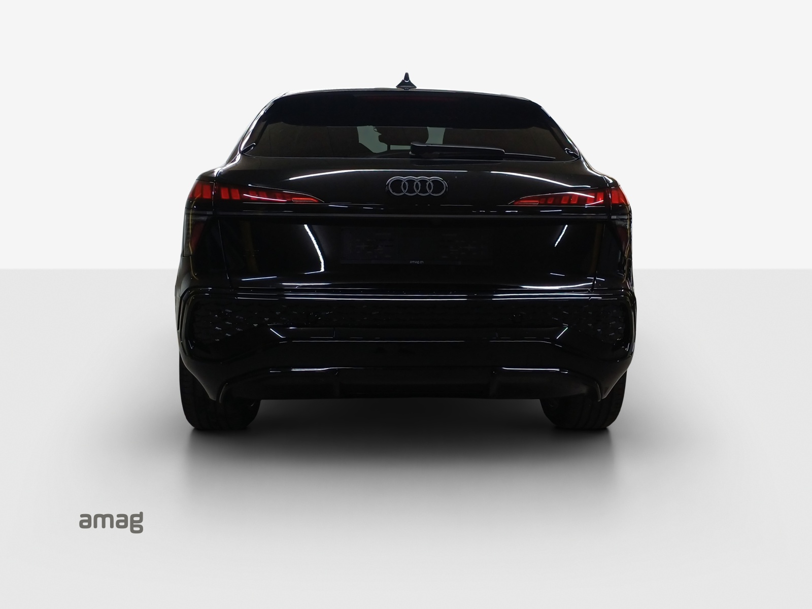 AUDI Q3 Sportback e-hybrid 200 kW S tronig-showroom-element-3