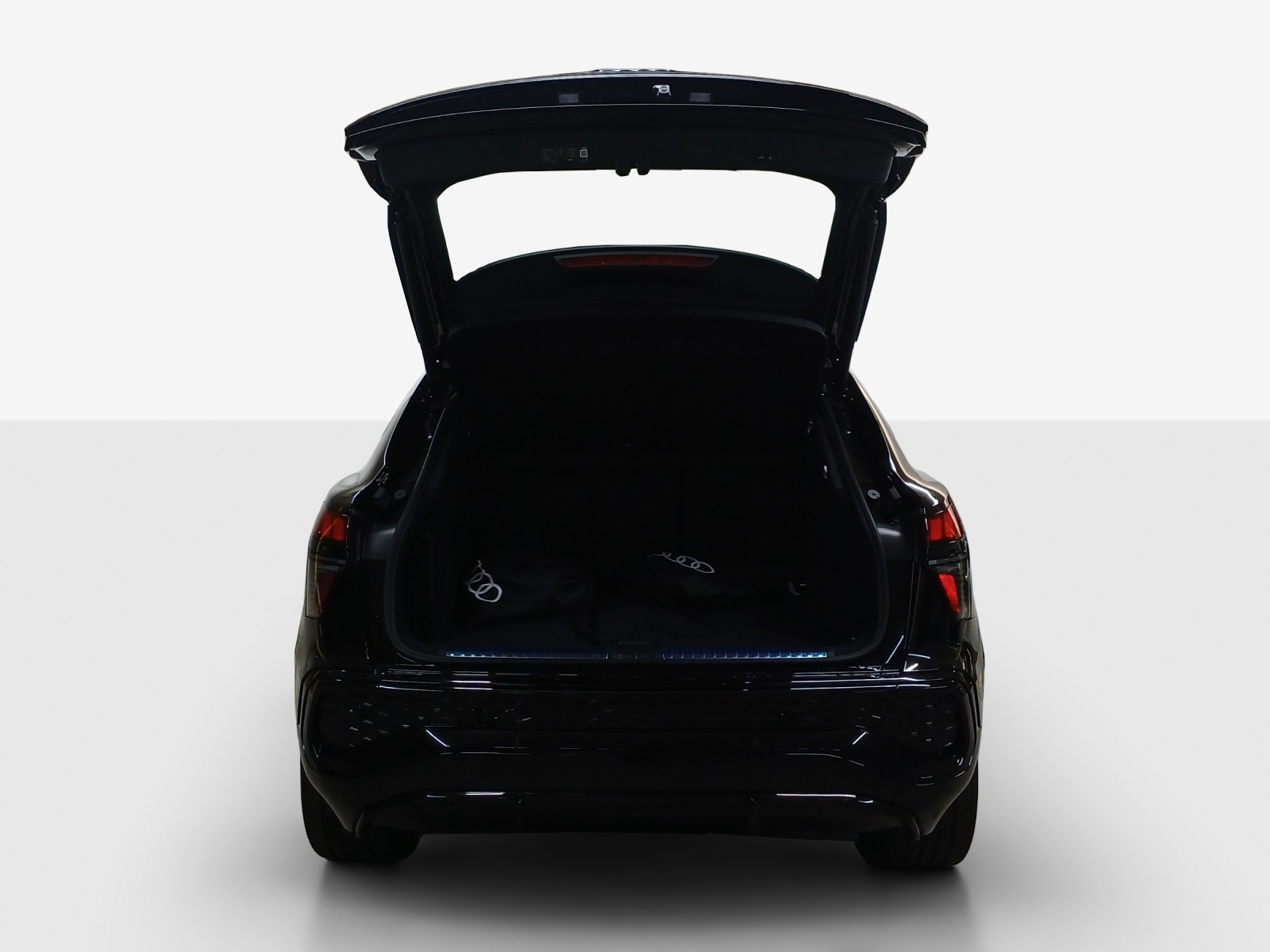 AUDI Q3 Sportback e-hybrid 200 kW S tronig-image-12