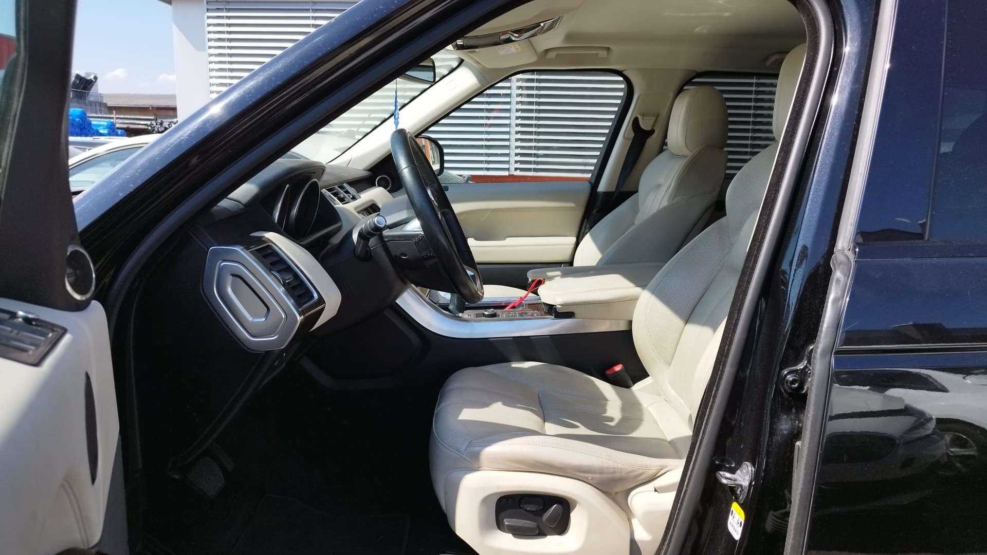 LAND ROVER Range Rover Sport 3.0 SDV6 HSE Automatic-image-6
