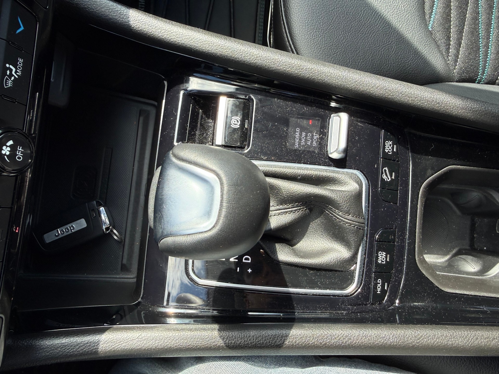 JEEP Compass 1.3 T PHEV Swiss Limited AWD-image-26