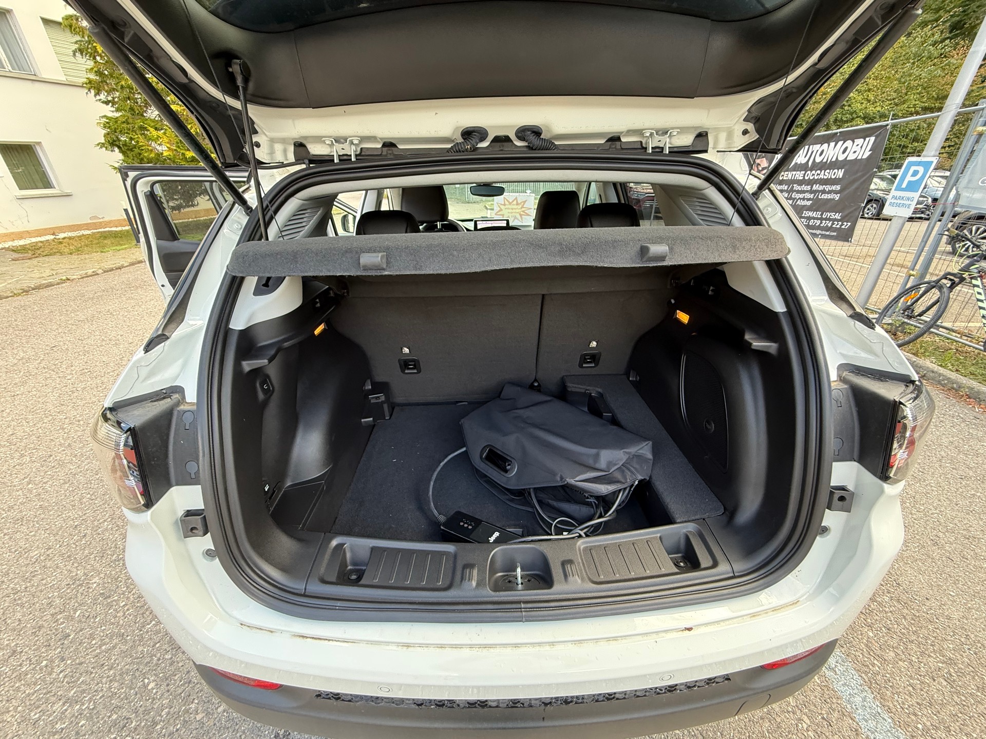 JEEP Compass 1.3 T PHEV Swiss Limited AWD-image-10