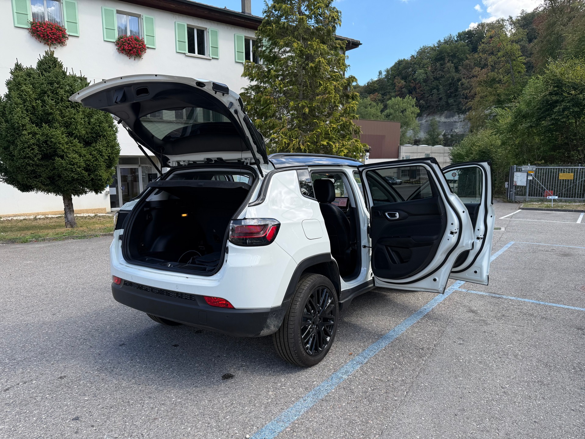 JEEP Compass 1.3 T PHEV Swiss Limited AWD-image-20