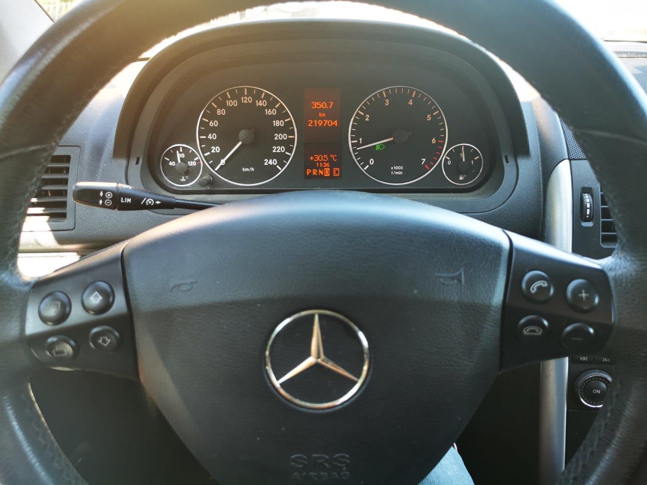 MERCEDES-BENZ A 180 Avantgarde-image-3