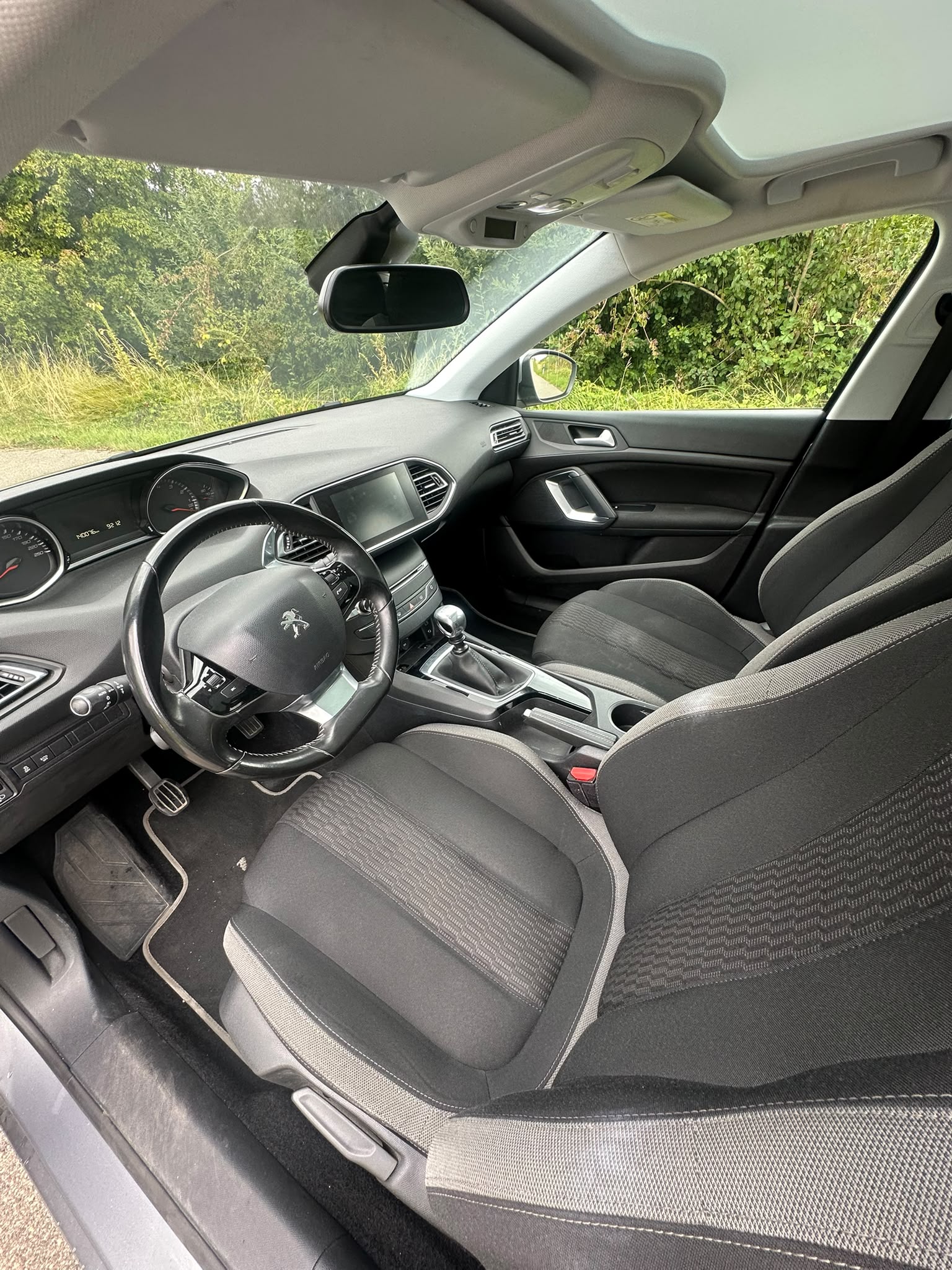 PEUGEOT 308 SW 1.2 THP Business-image-11