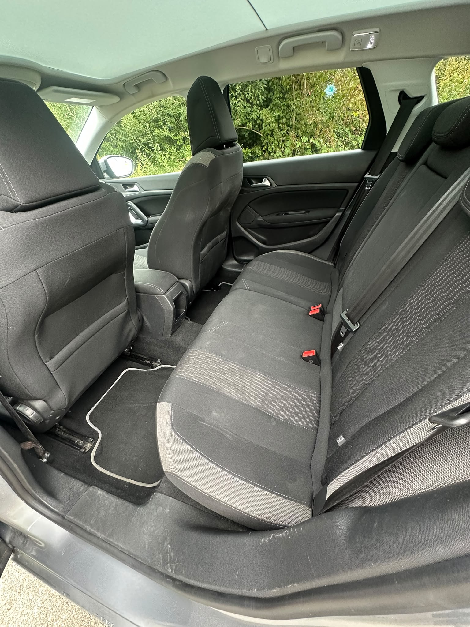 PEUGEOT 308 SW 1.2 THP Business-image-12