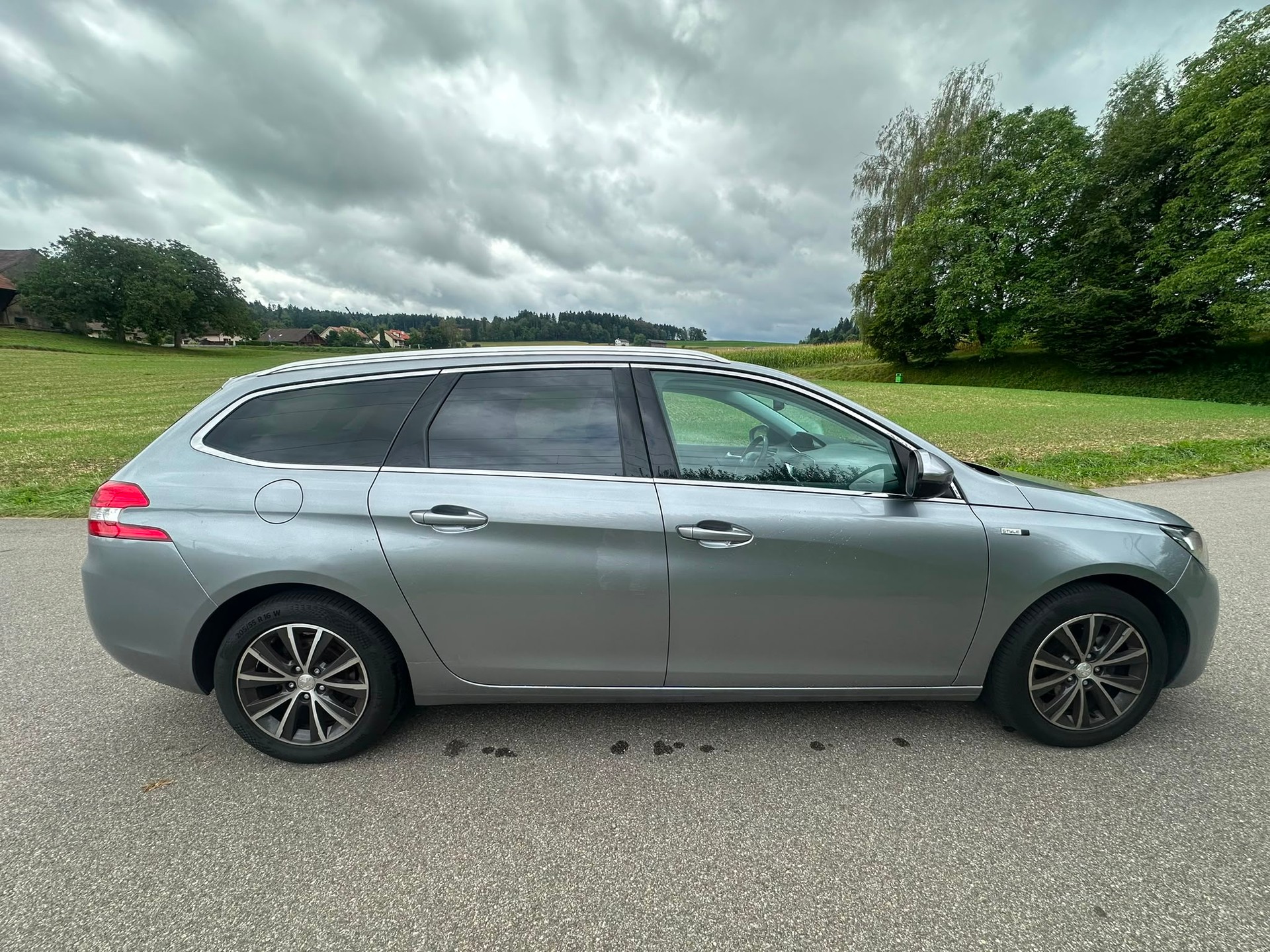 PEUGEOT 308 SW 1.2 THP Business-image-7