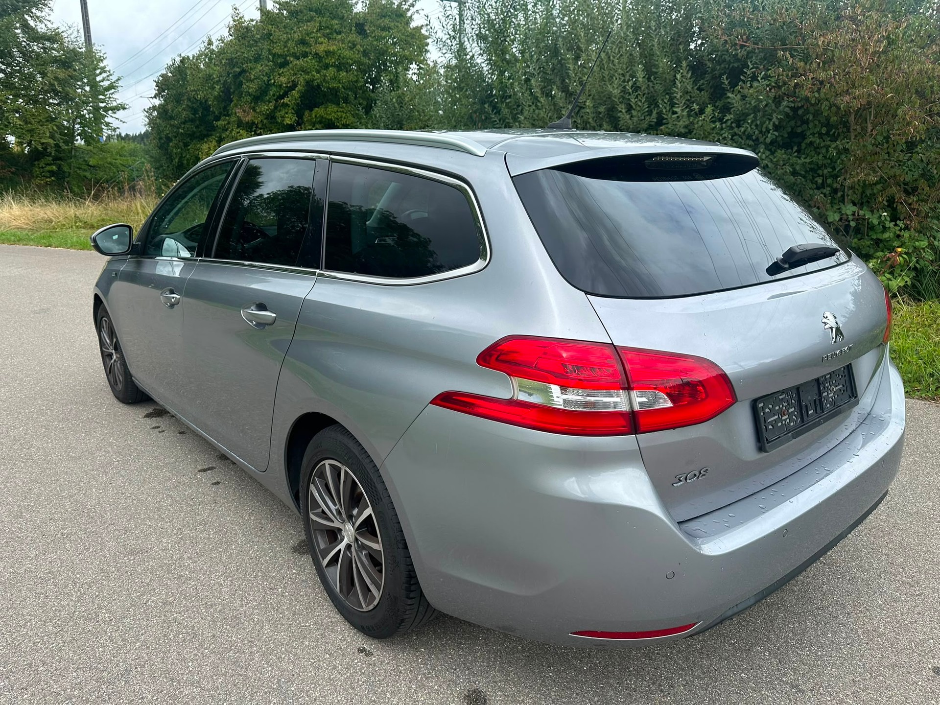 PEUGEOT 308 SW 1.2 THP Business-image-4