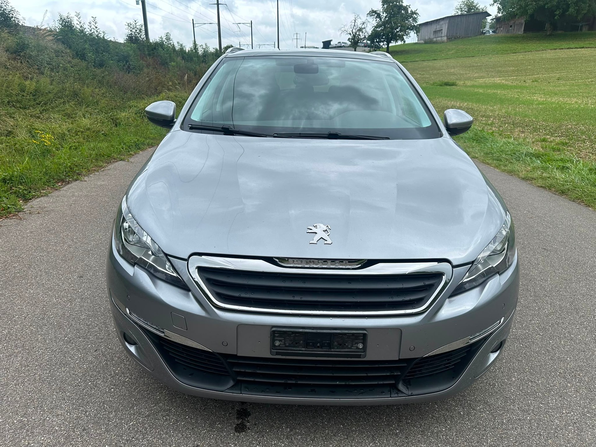 PEUGEOT 308 SW 1.2 THP Business-image-0