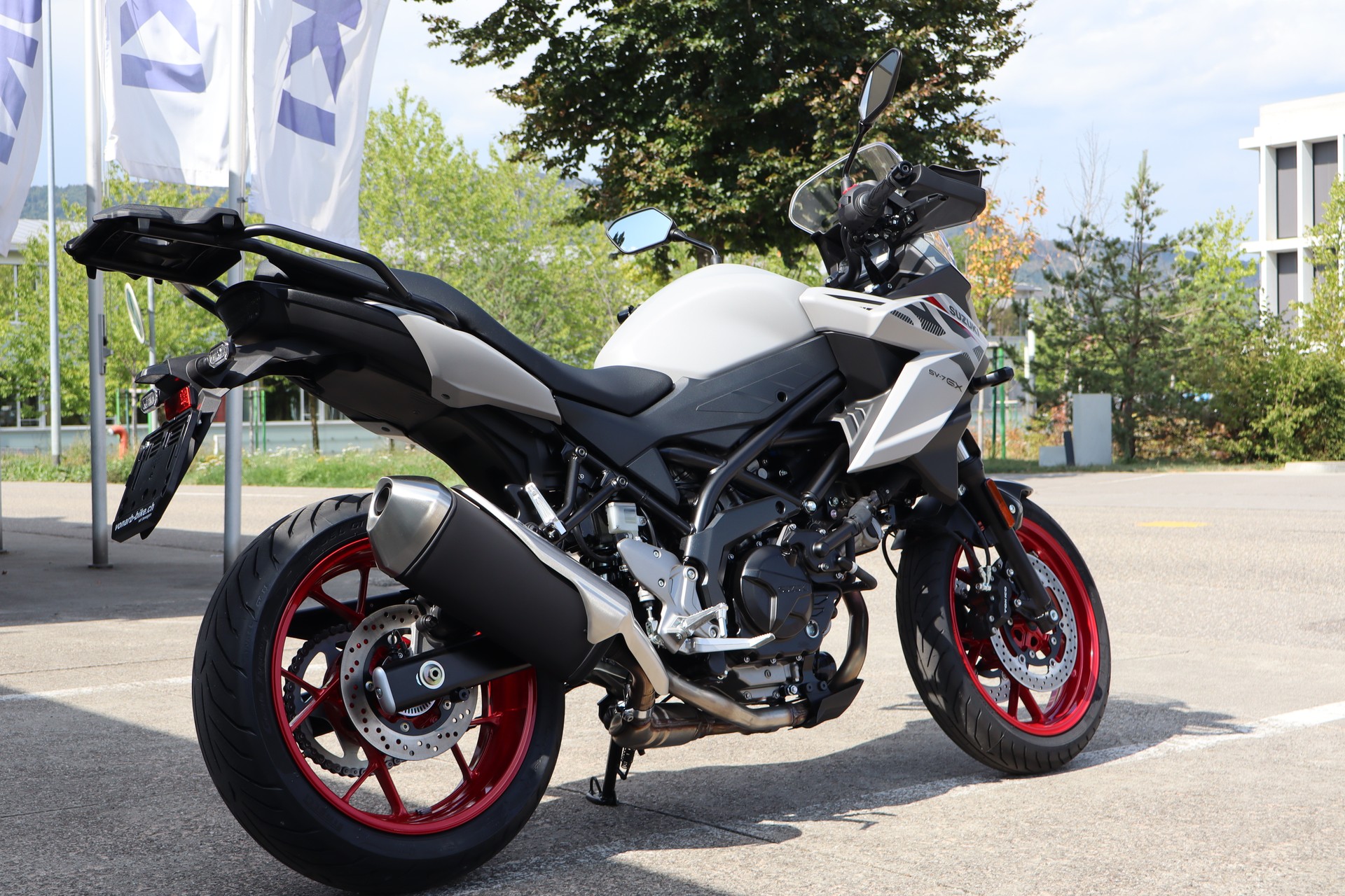 SUZUKI SV 7GX ABS / TCS-showroom-element-2