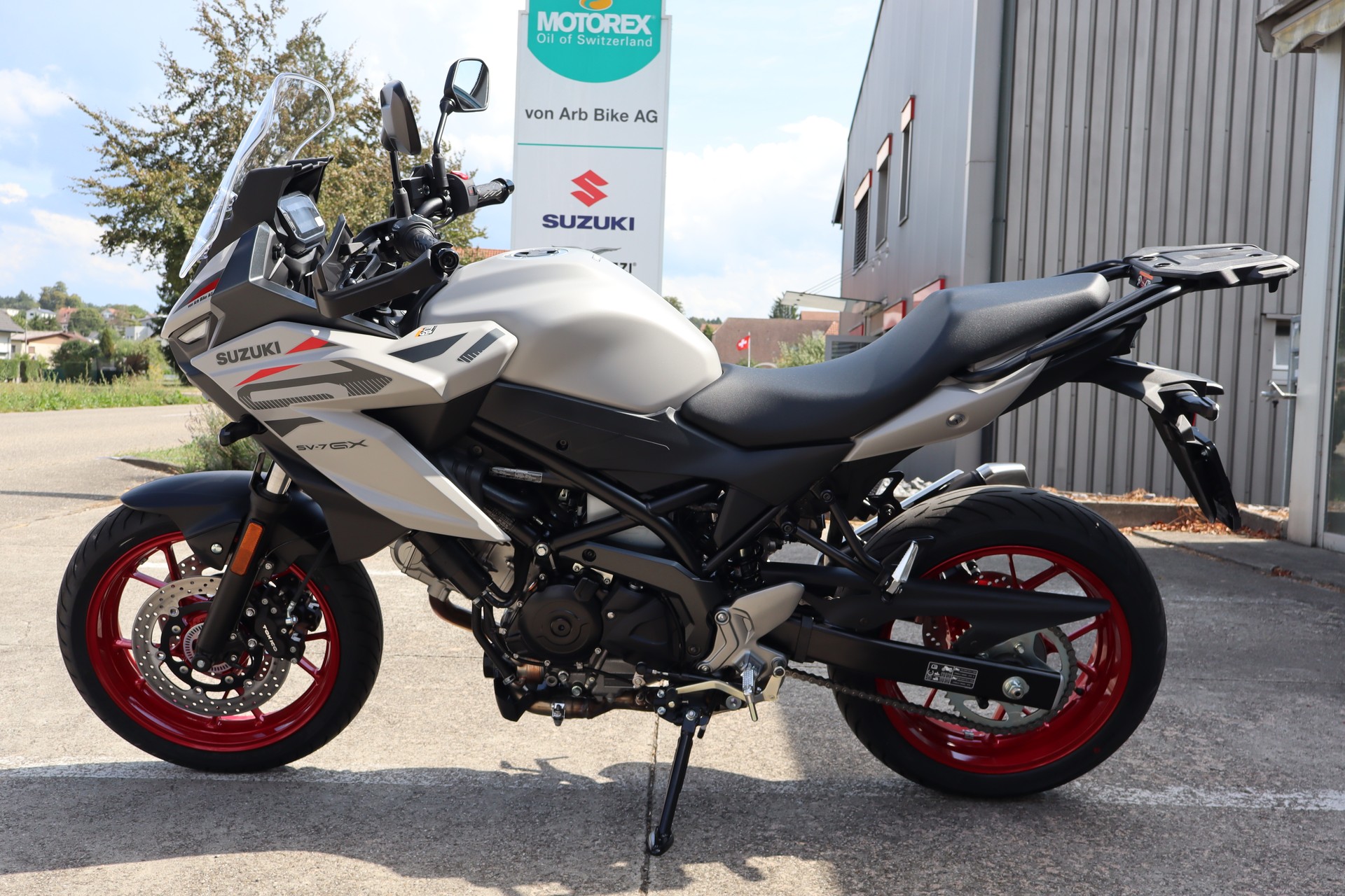 SUZUKI SV 7GX ABS / TCS-showroom-element-3