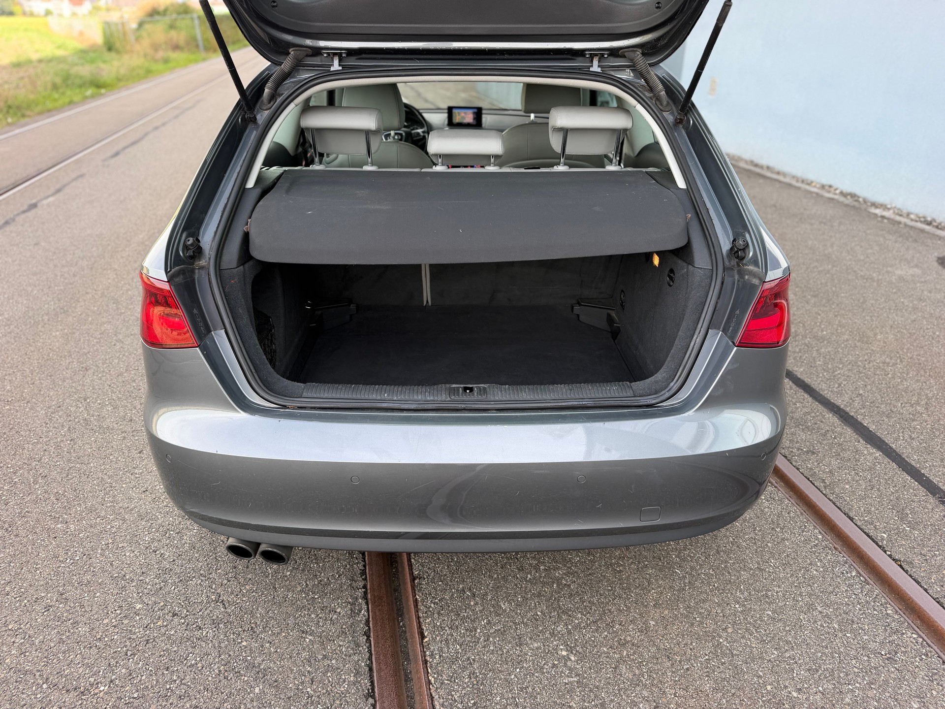 AUDI A3 Sportback 1.4 TFSI Ambition-image-9