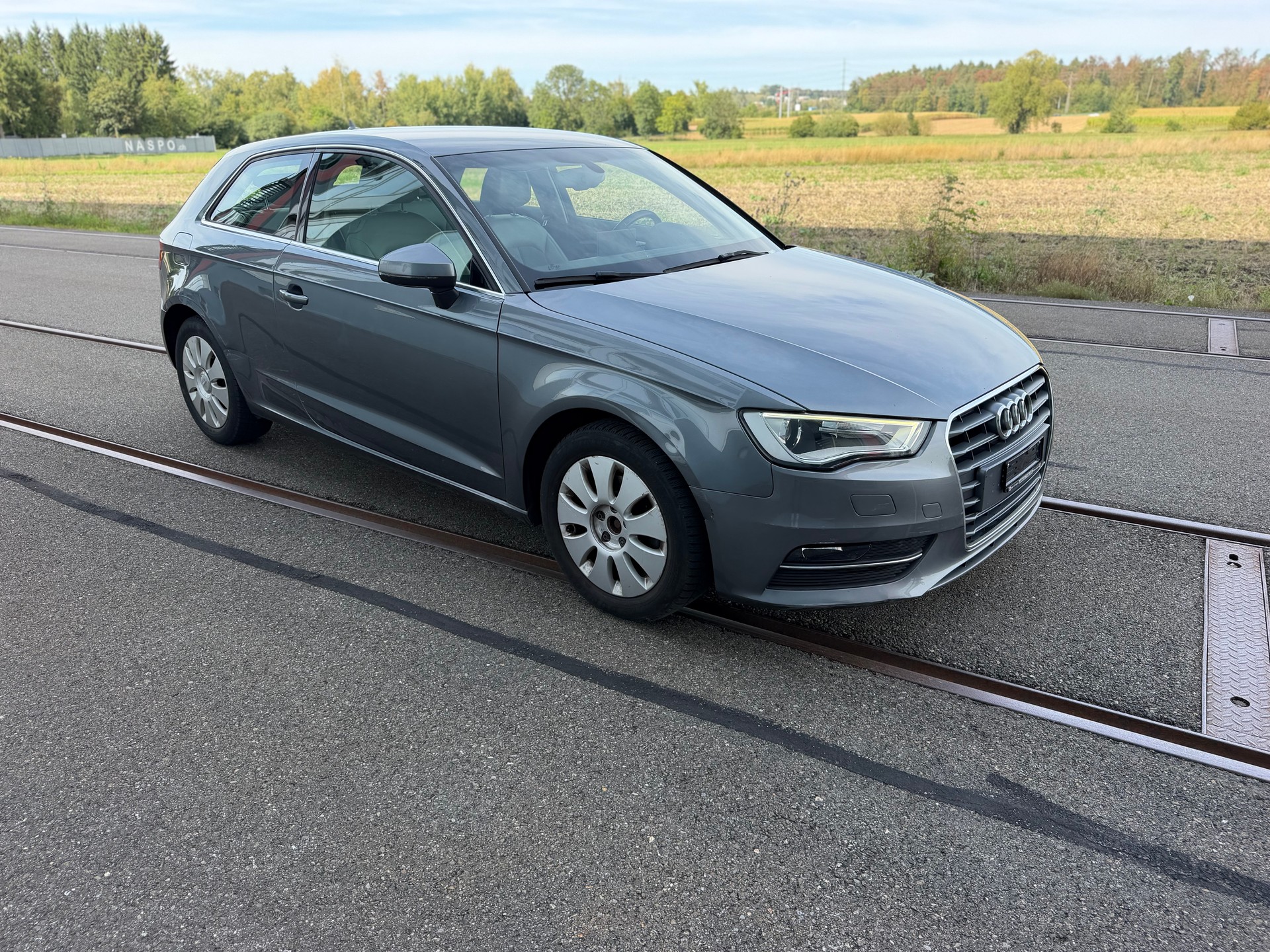AUDI A3 Sportback 1.4 TFSI Ambition-image-2