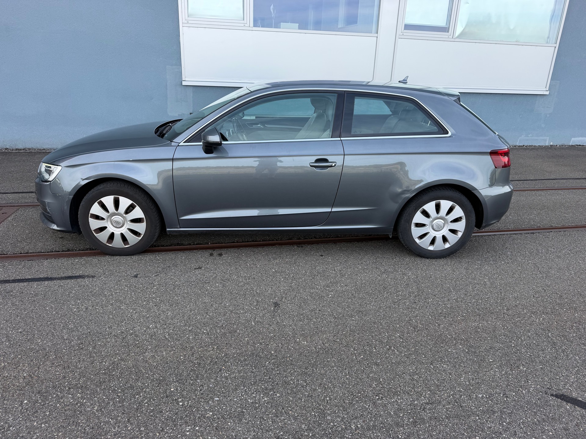 AUDI A3 Sportback 1.4 TFSI Ambition-image-8