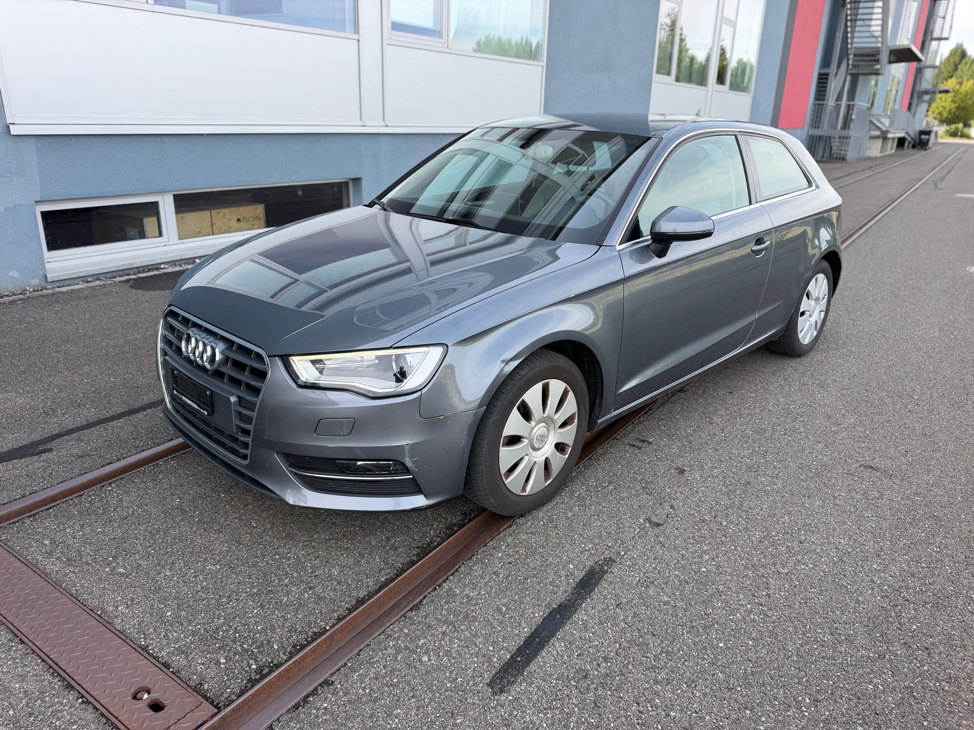 AUDI A3 Sportback 1.4 TFSI Ambition-image-0