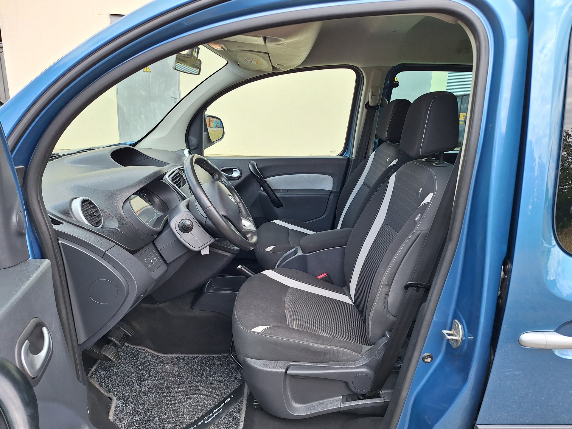 RENAULT Kangoo 1.2 16V Turbo Authentique-image-6