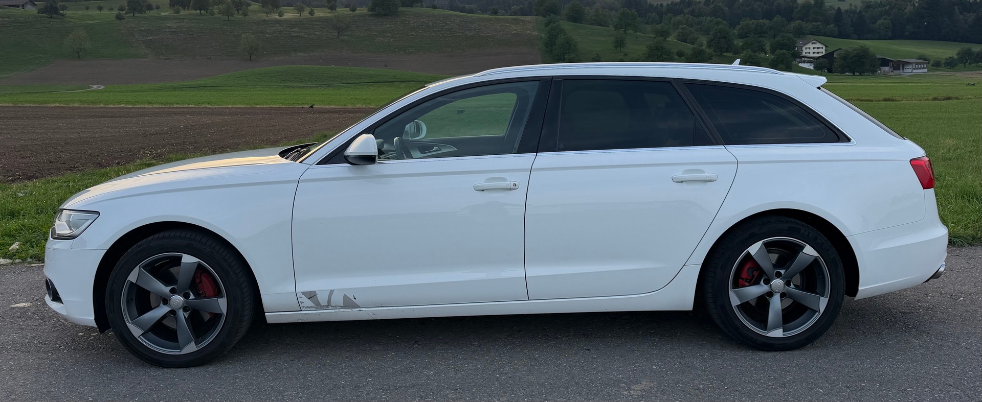 AUDI A6 Avant 3.0 TDI V6 quattro S-tronic-image-2