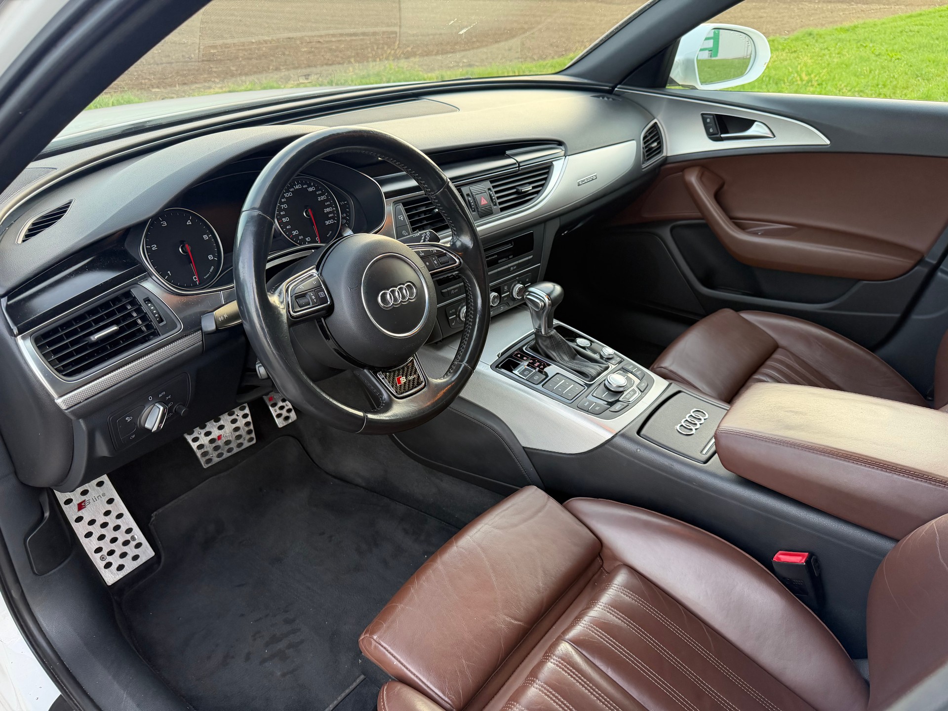 AUDI A6 Avant 3.0 TDI V6 quattro S-tronic-image-8