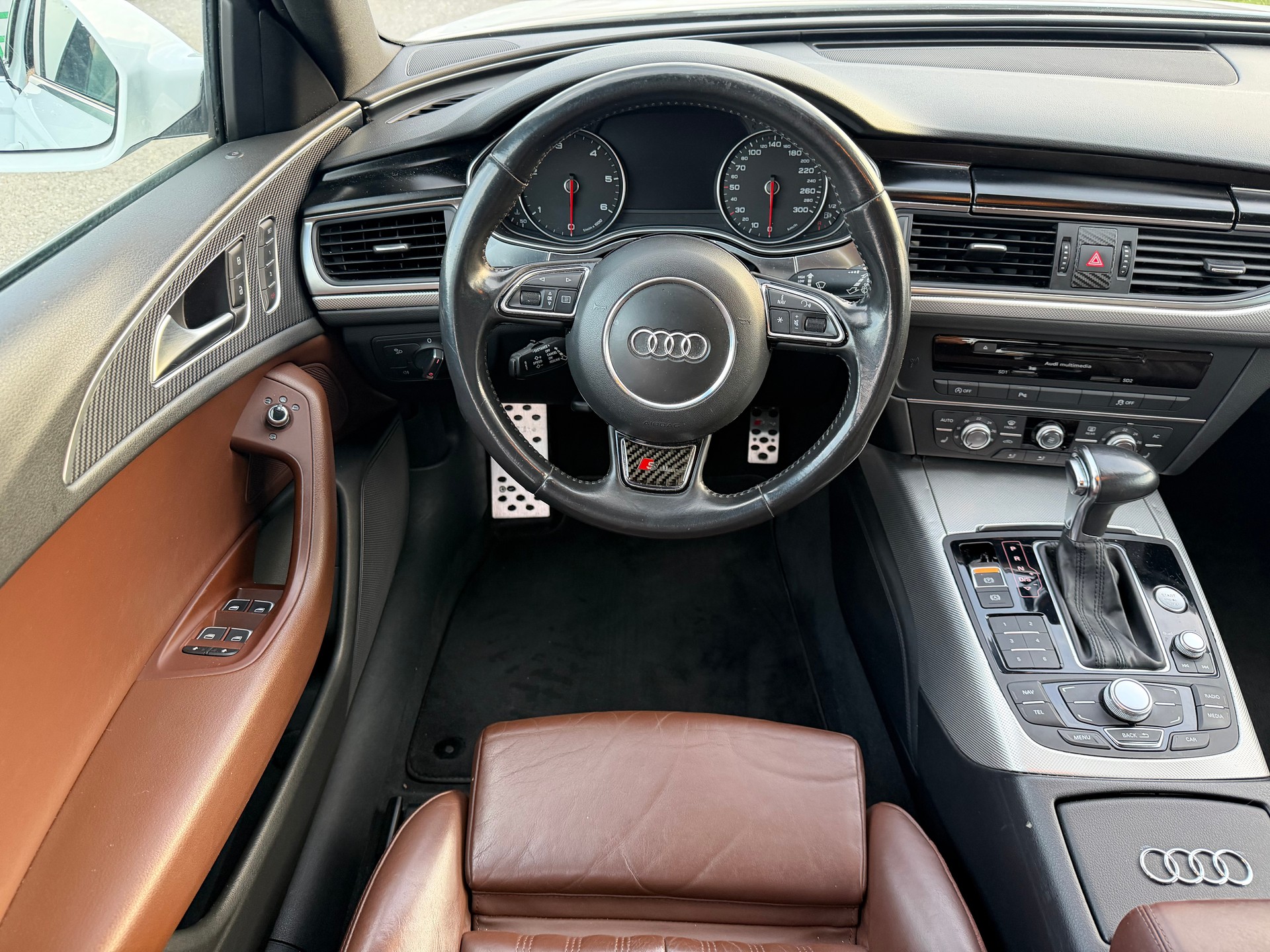 AUDI A6 Avant 3.0 TDI V6 quattro S-tronic-image-13