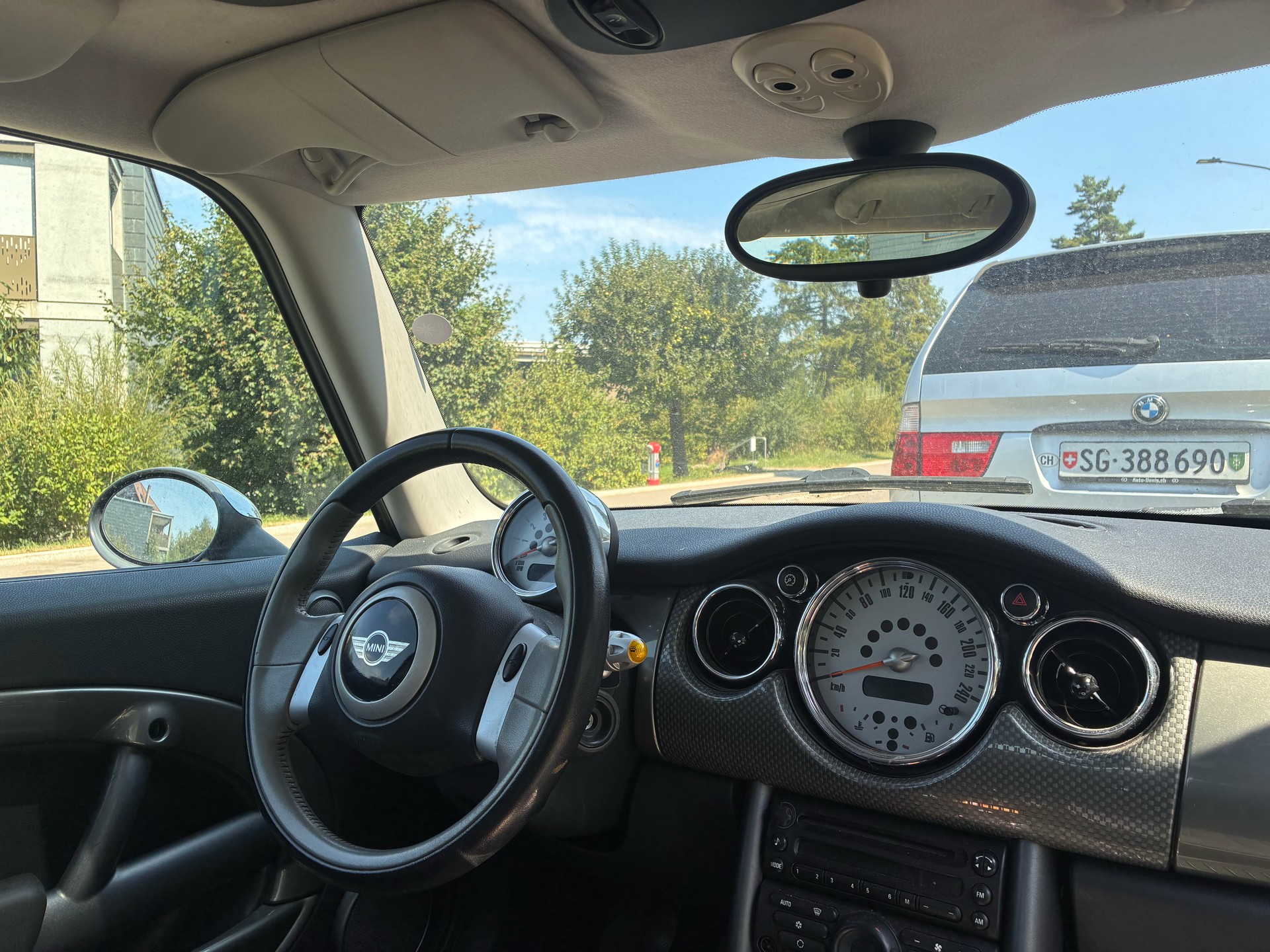 MINI 1.6i Cooper-image-4