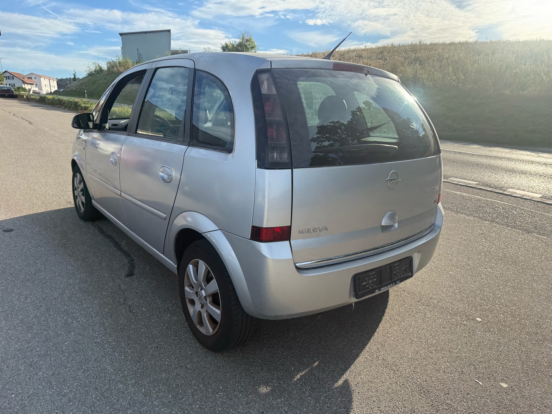 OPEL Meriva 1.6i-16 TP (Essentia)-image-3