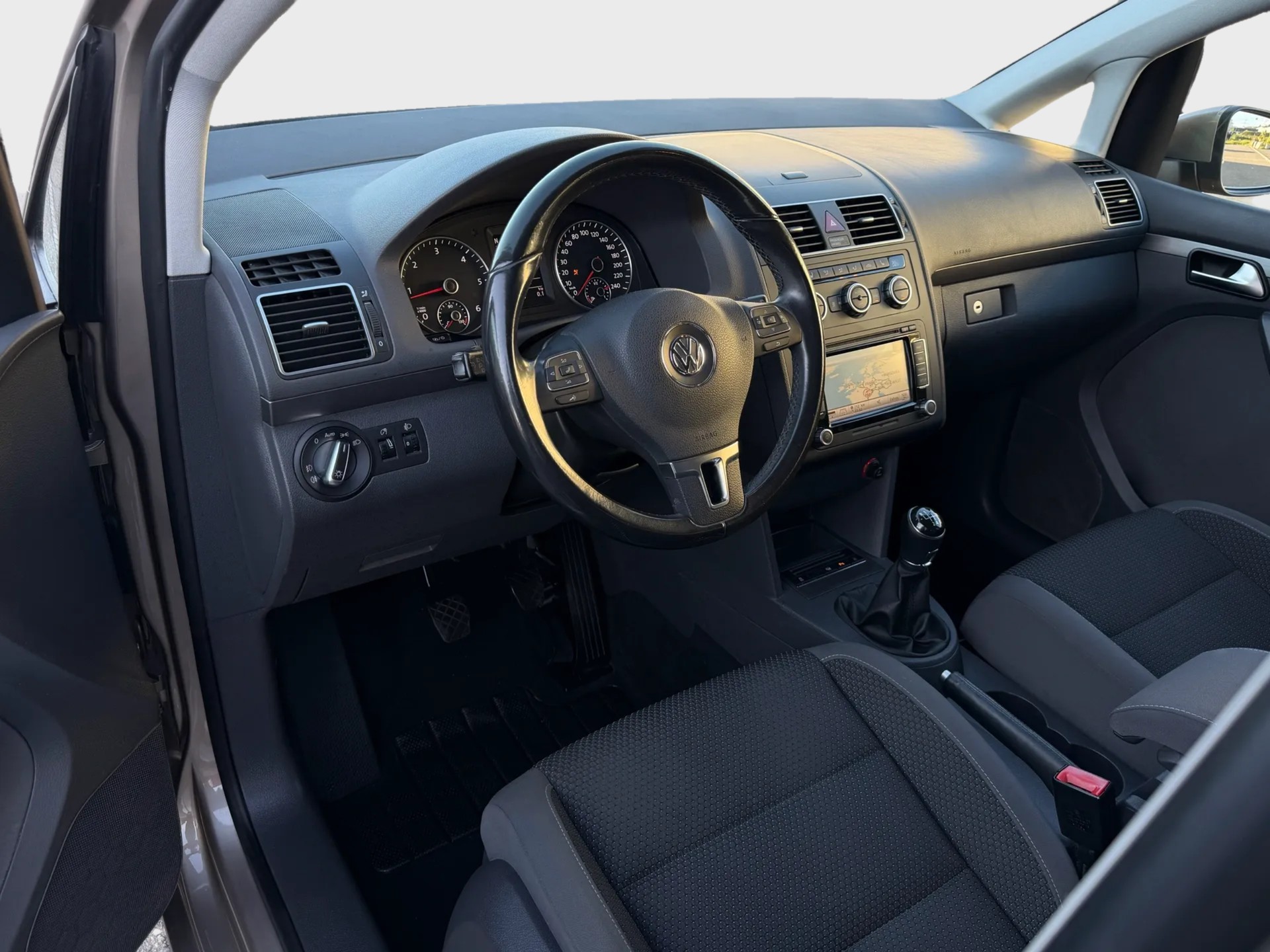 VW Touran 2.0 TDI Comfortline-image-6