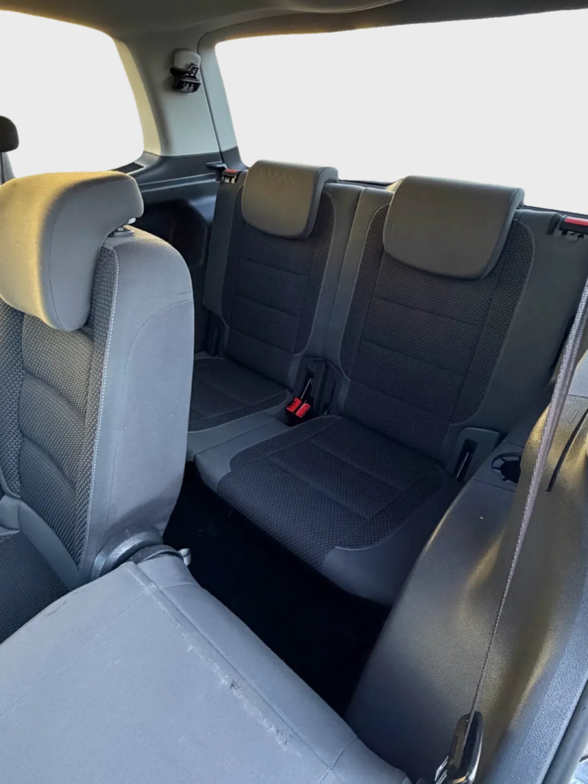 VW Touran 2.0 TDI Comfortline-image-17