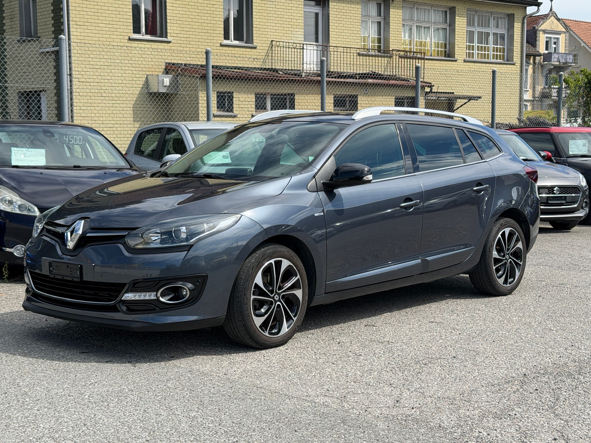 RENAULT Mégane Grandtour 1.2 16V Turbo Bose-image-4