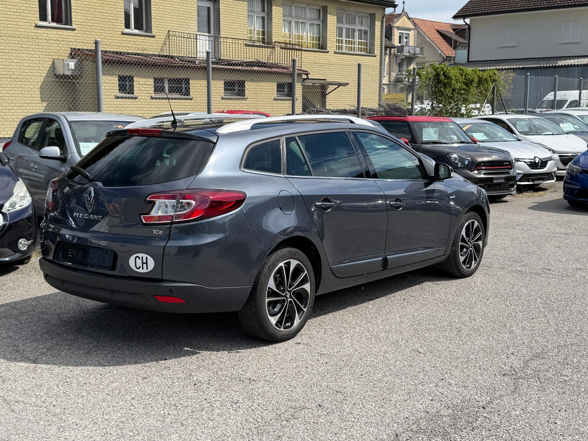 RENAULT Mégane Grandtour 1.2 16V Turbo Bose-image-13