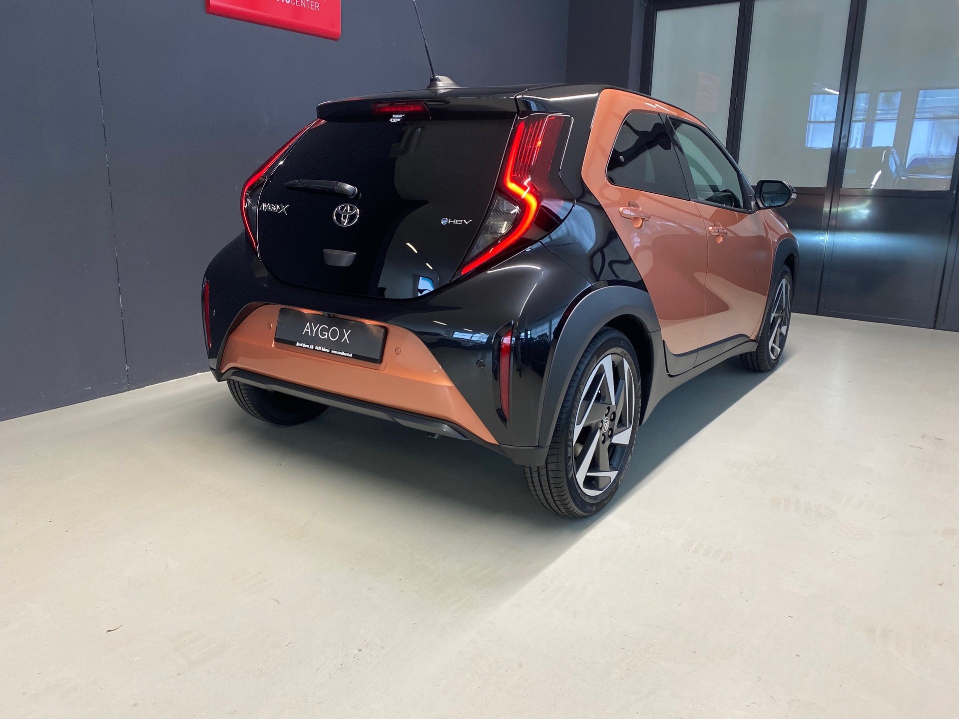TOYOTA Aygo X 1.5 VVT-i HSD Style-image-4
