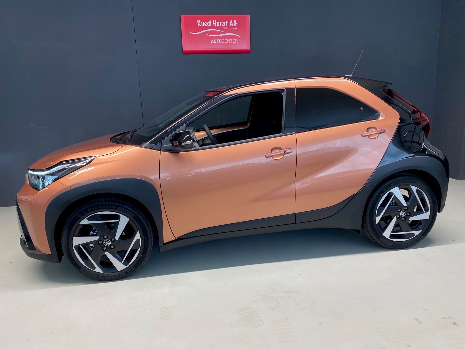 TOYOTA Aygo X 1.5 VVT-i HSD Style-showroom-element-2