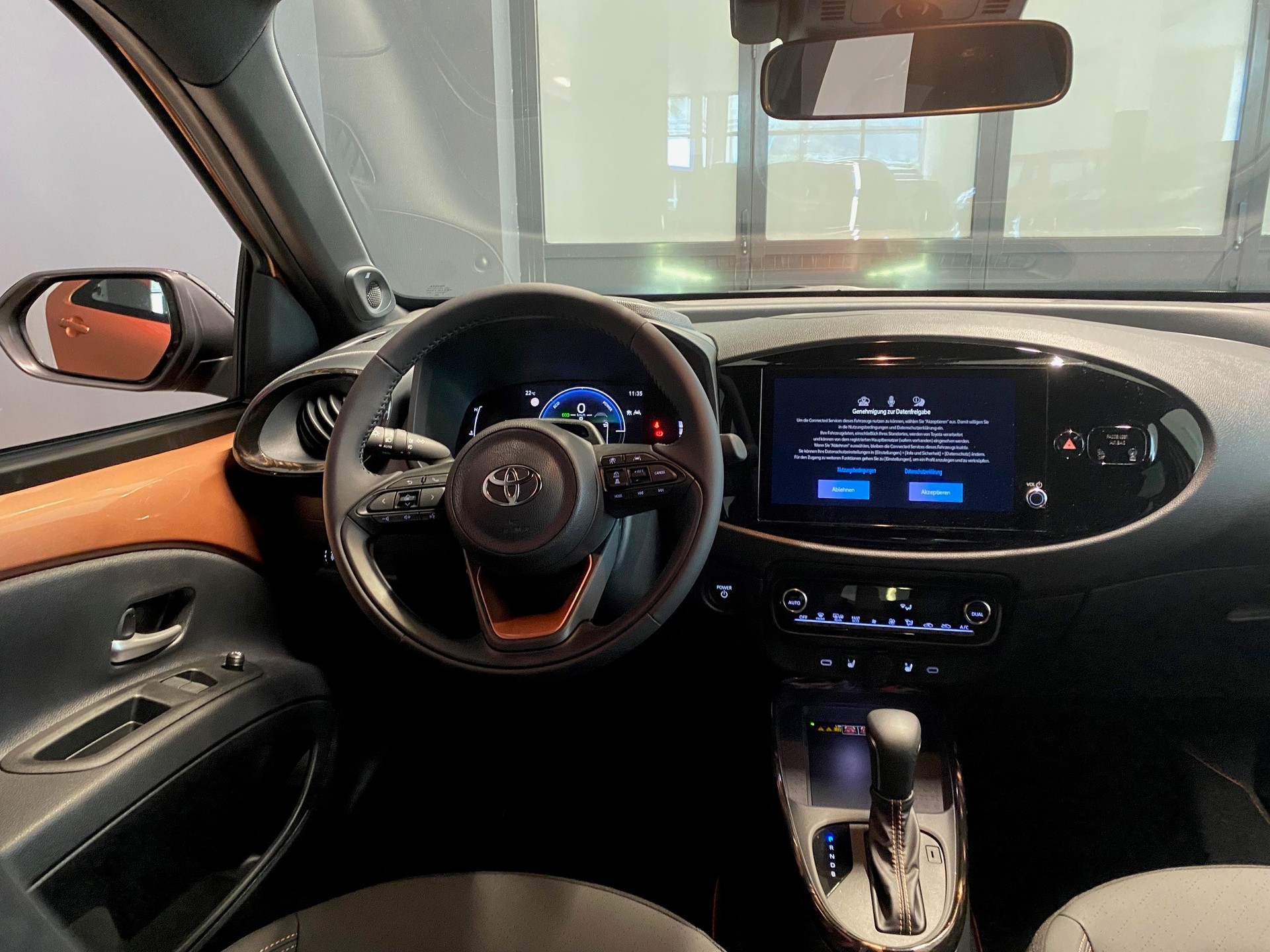 TOYOTA Aygo X 1.5 VVT-i HSD Style-image-9