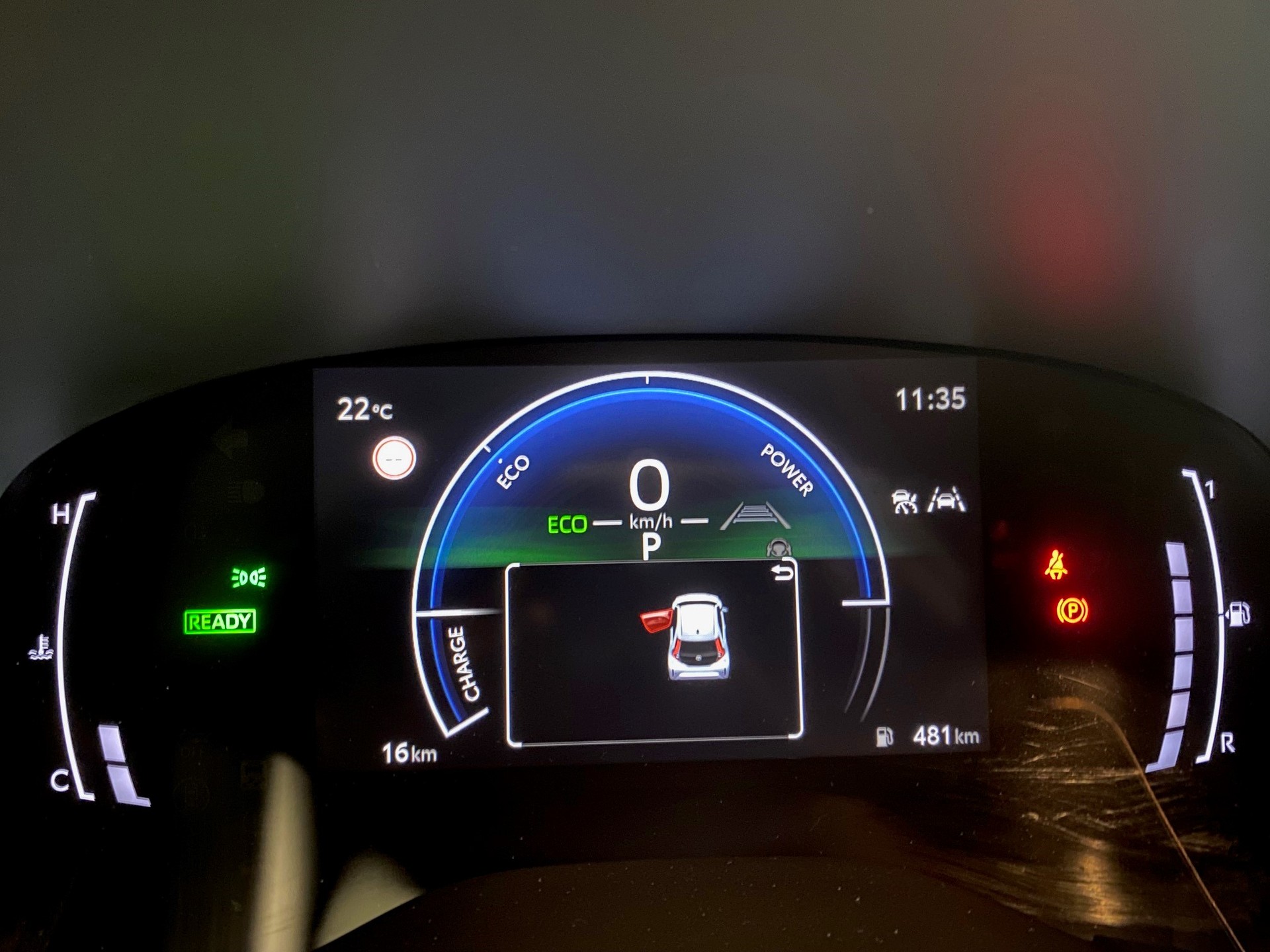 TOYOTA Aygo X 1.5 VVT-i HSD Style-image-12