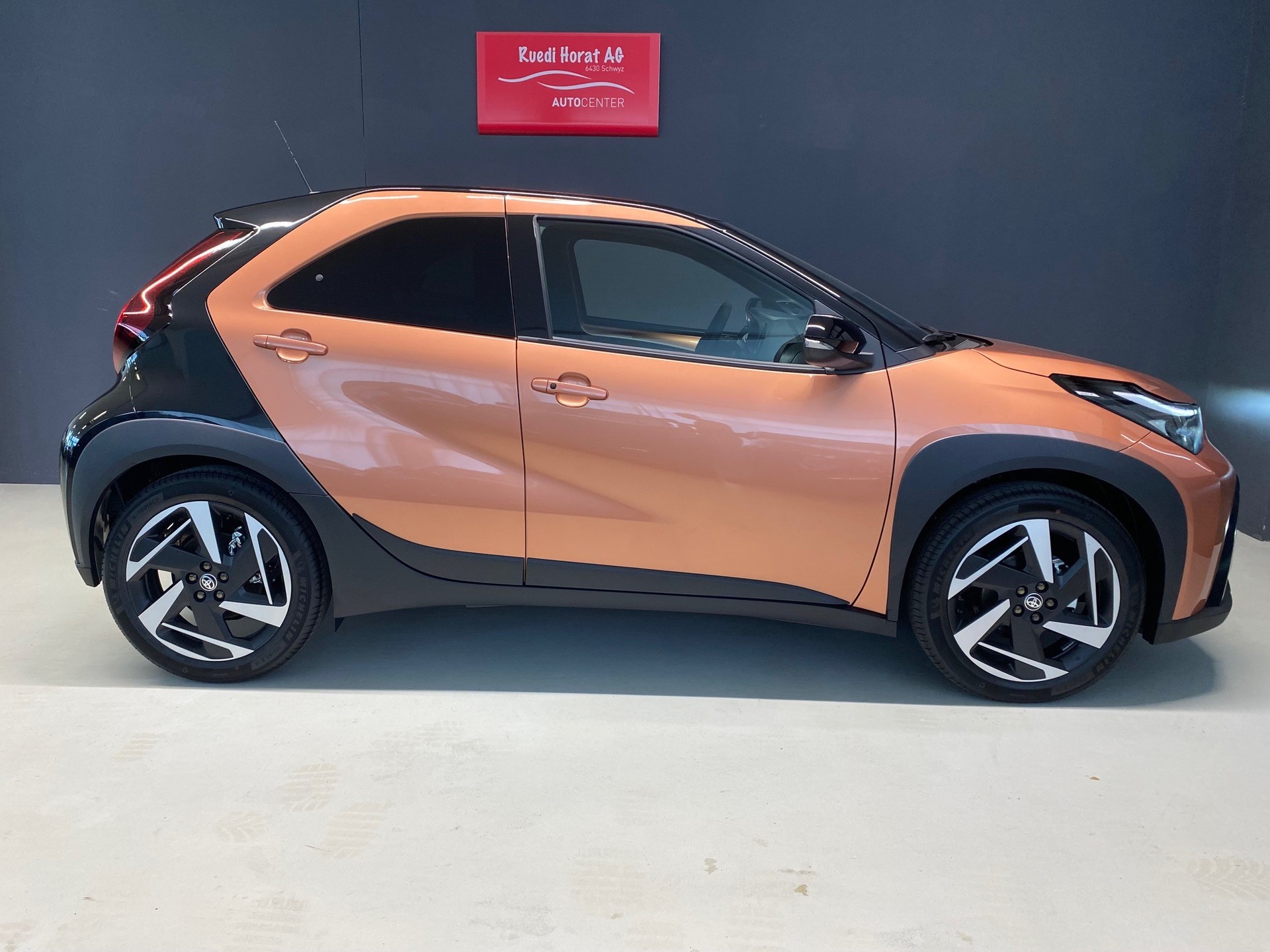 TOYOTA Aygo X 1.5 VVT-i HSD Style-showroom-element-3
