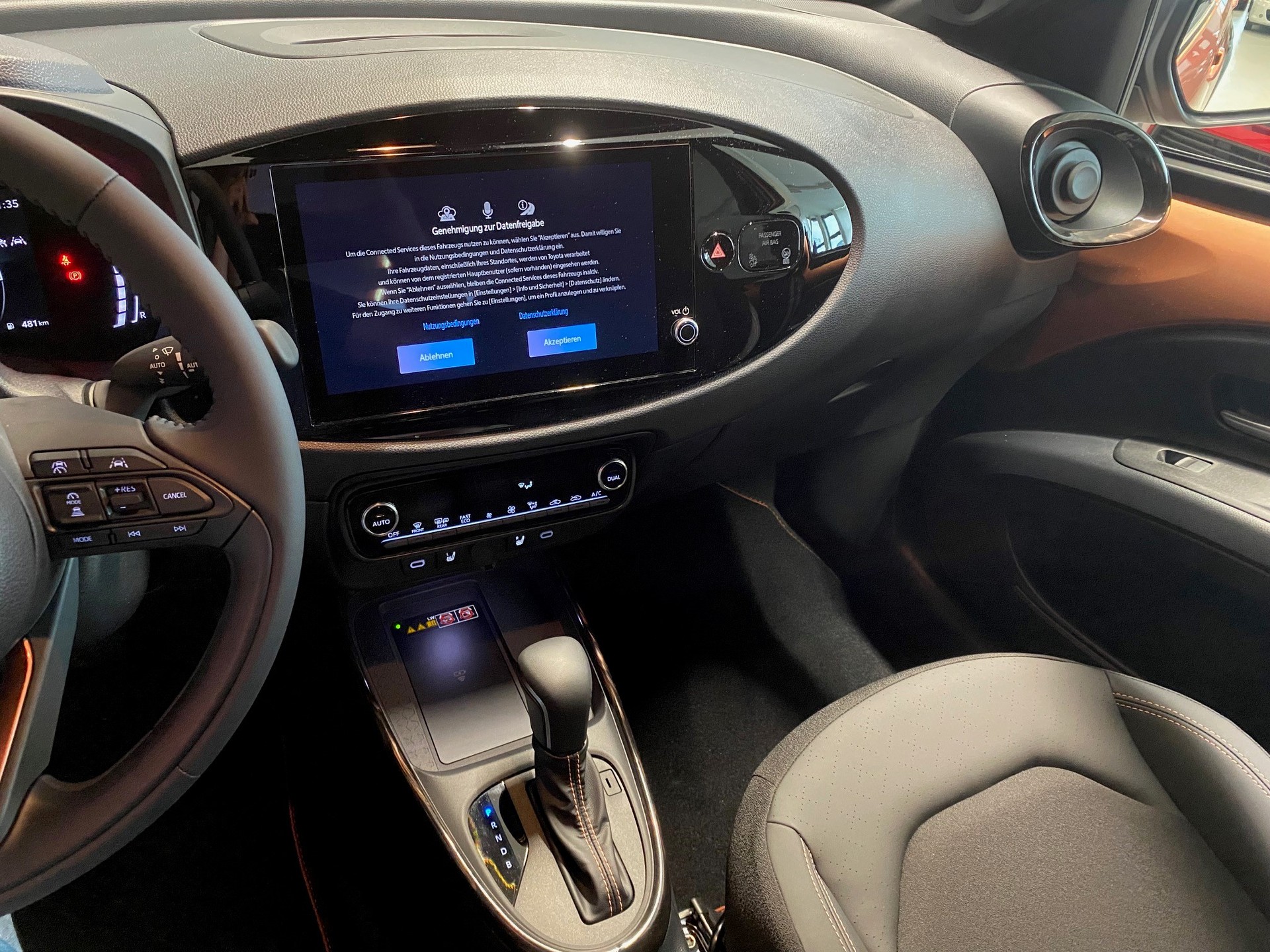 TOYOTA Aygo X 1.5 VVT-i HSD Style-image-10
