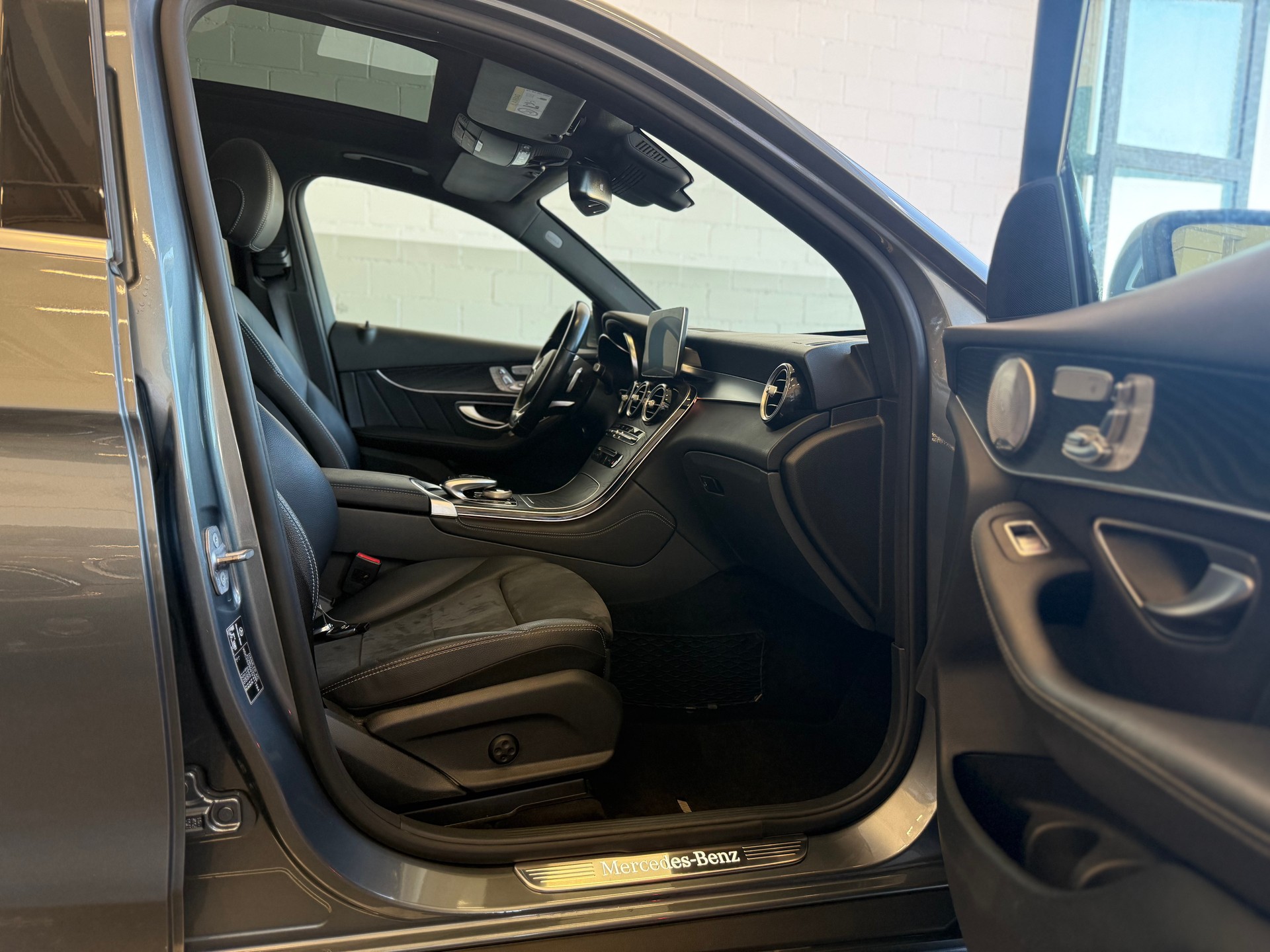 MERCEDES-BENZ GLC 250 d AMG Line 4Matic 9G-Tronic-image-7