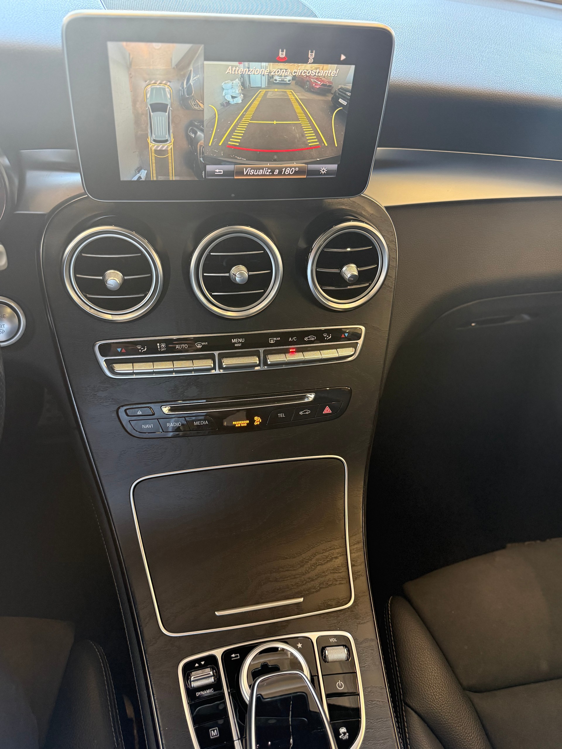 MERCEDES-BENZ GLC 250 d AMG Line 4Matic 9G-Tronic-image-12