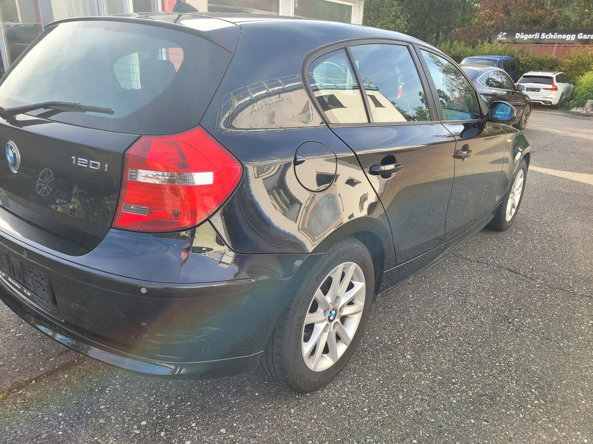 BMW 120i-image-3