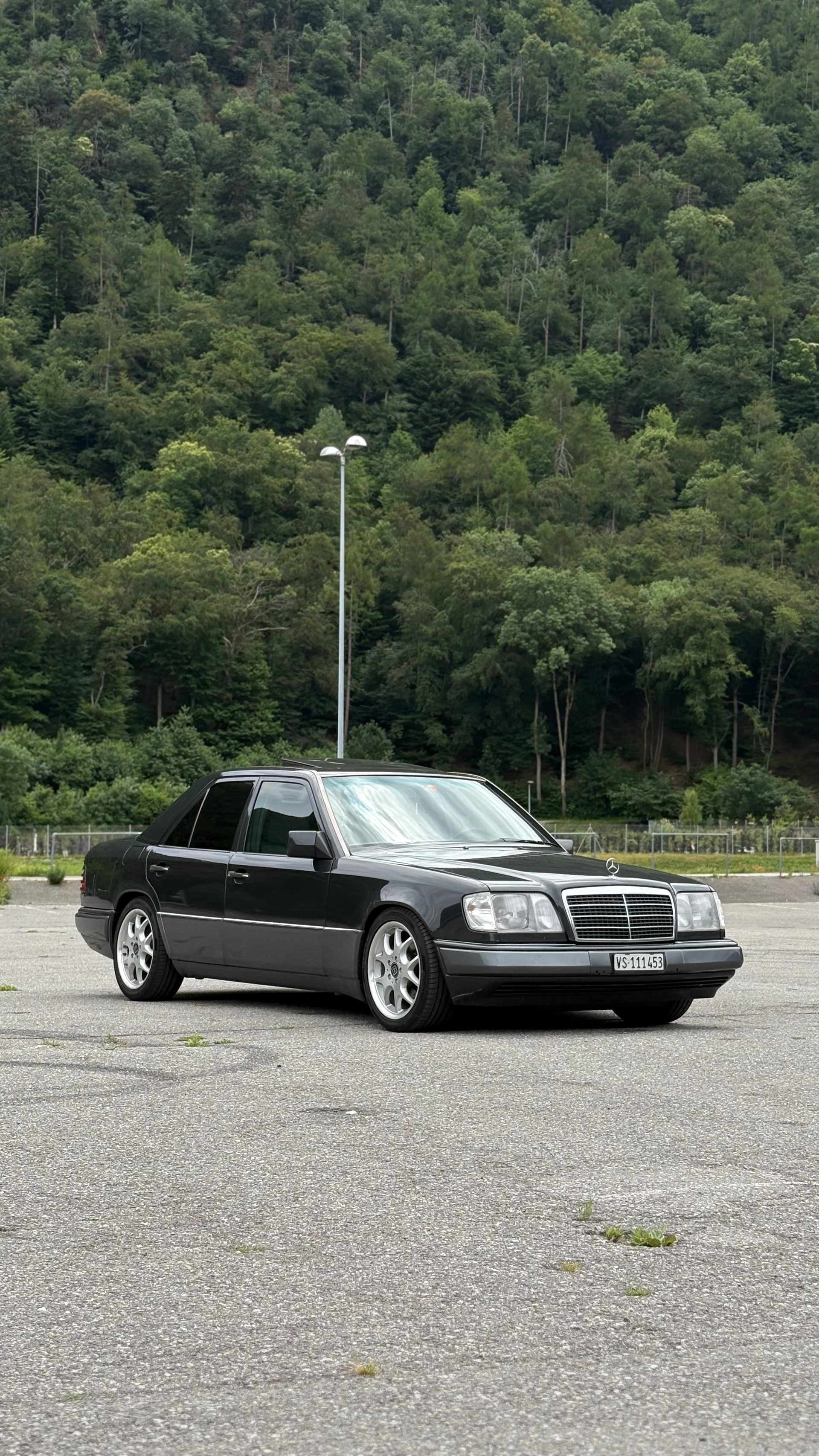 MERCEDES-BENZ E 220 ABS AiB-image-0