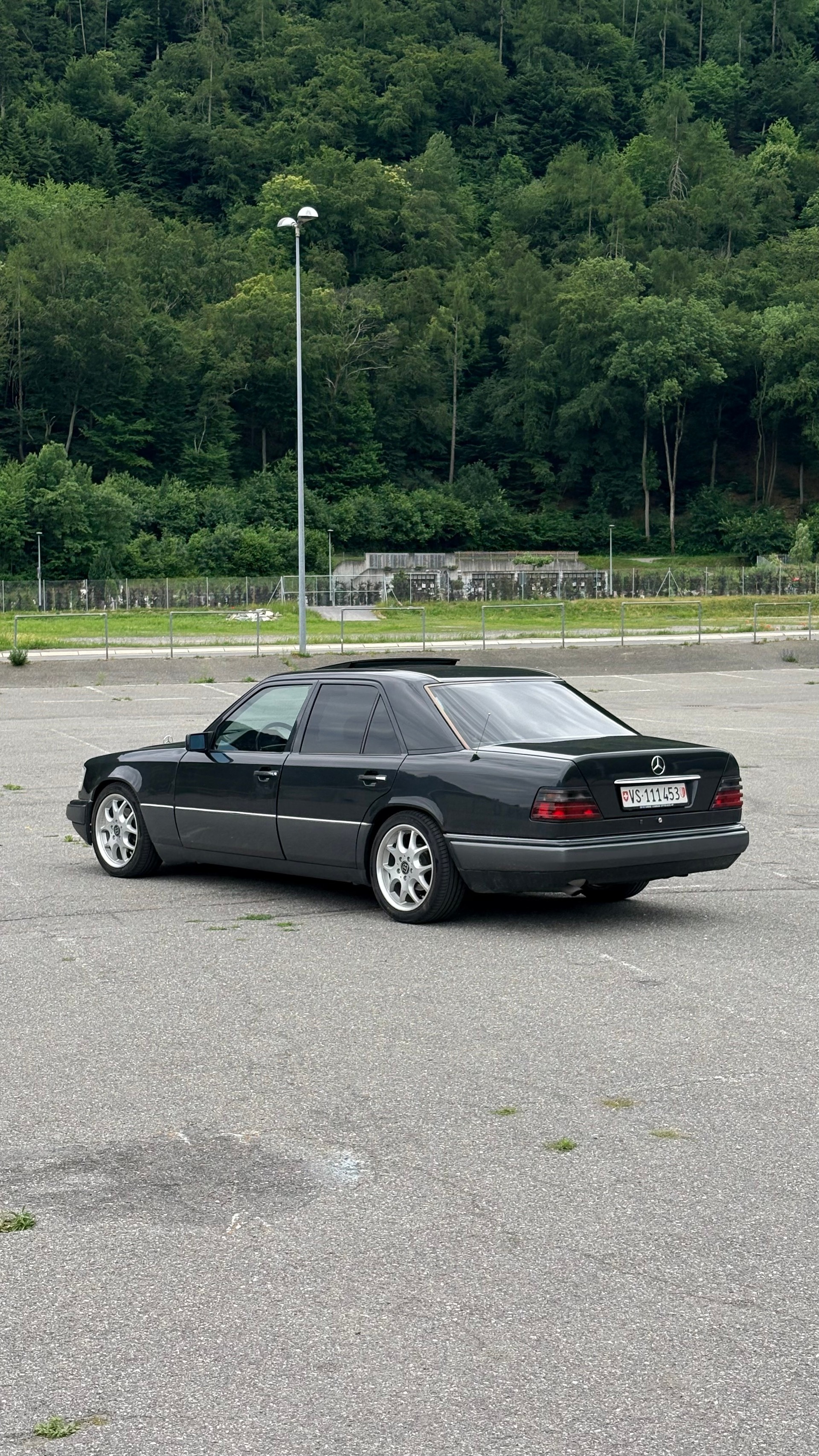 MERCEDES-BENZ E 220 ABS AiB-image-1