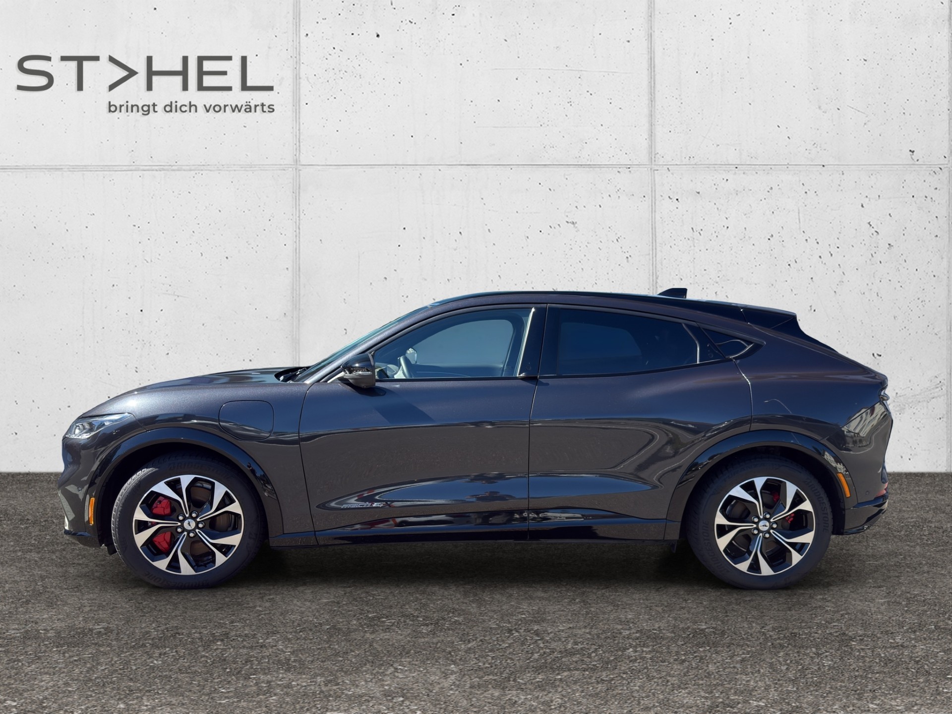 FORD Mustang Mach-E Extended AWD-image-2