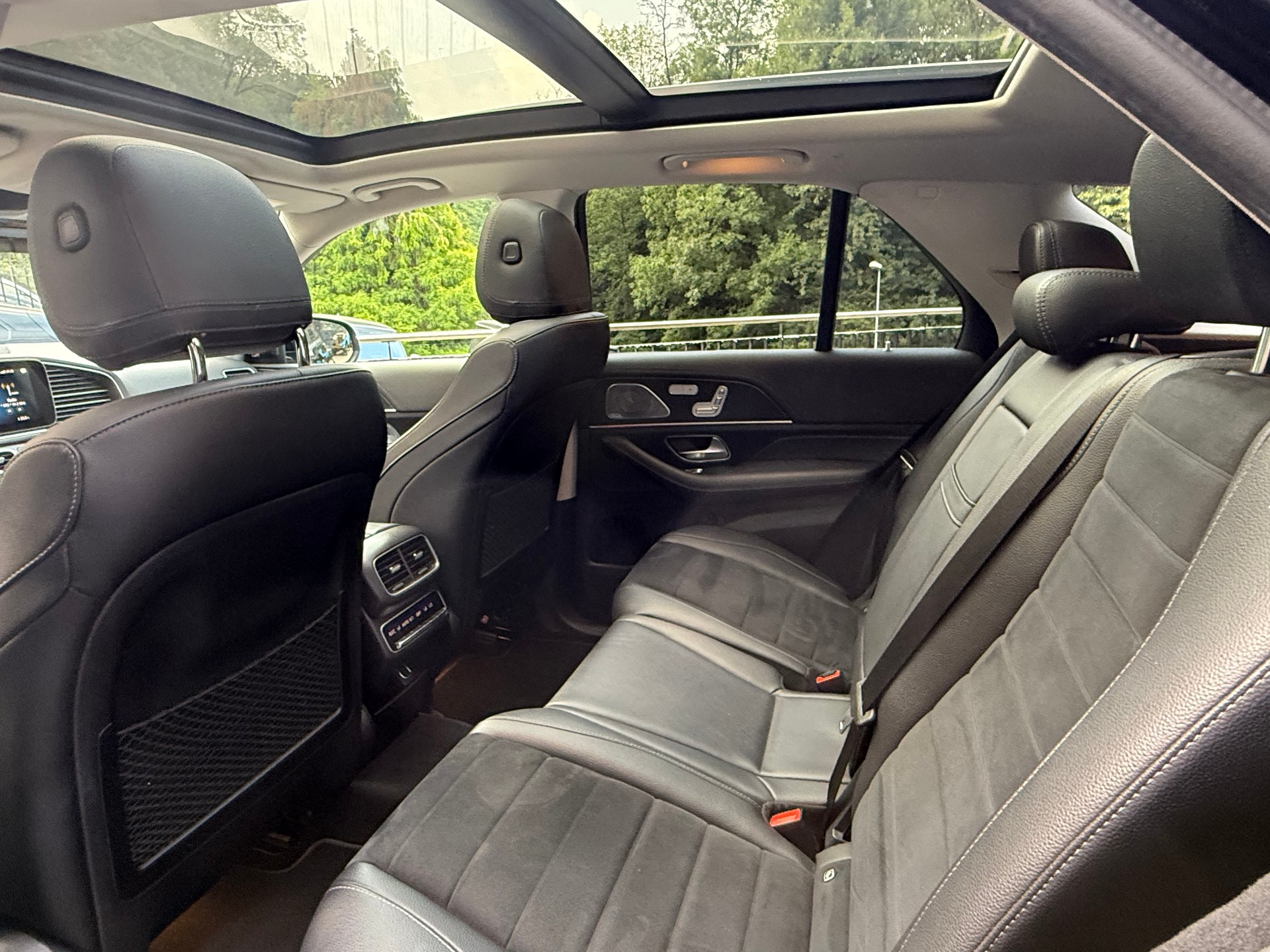 MERCEDES-BENZ GLE 350 d 4Matic AMG Line 9G-Tronic-image-10