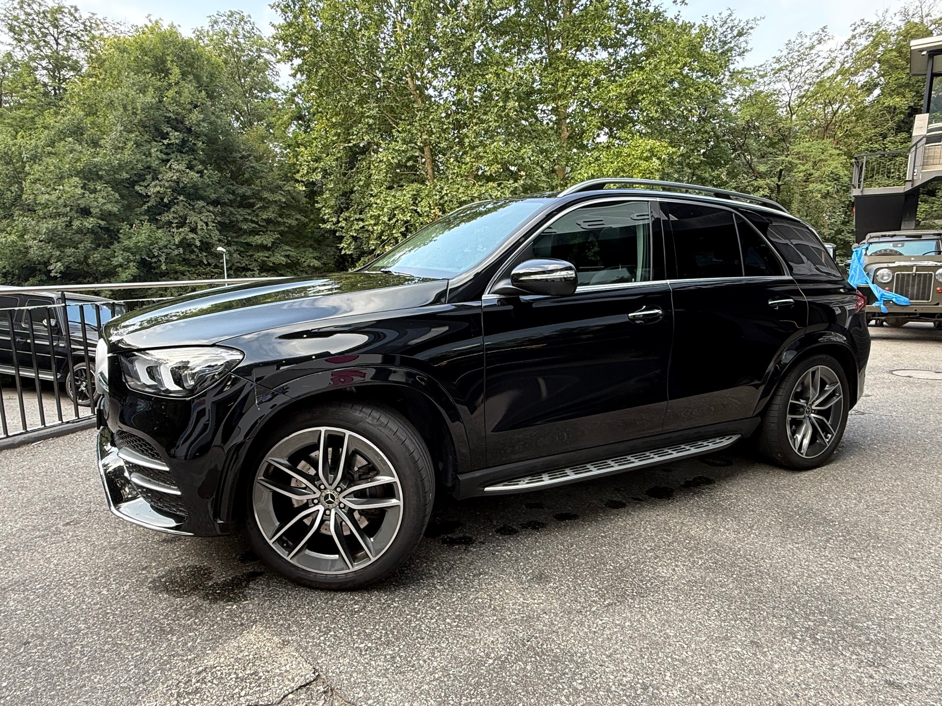 MERCEDES-BENZ GLE 350 d 4Matic AMG Line 9G-Tronic-image-8