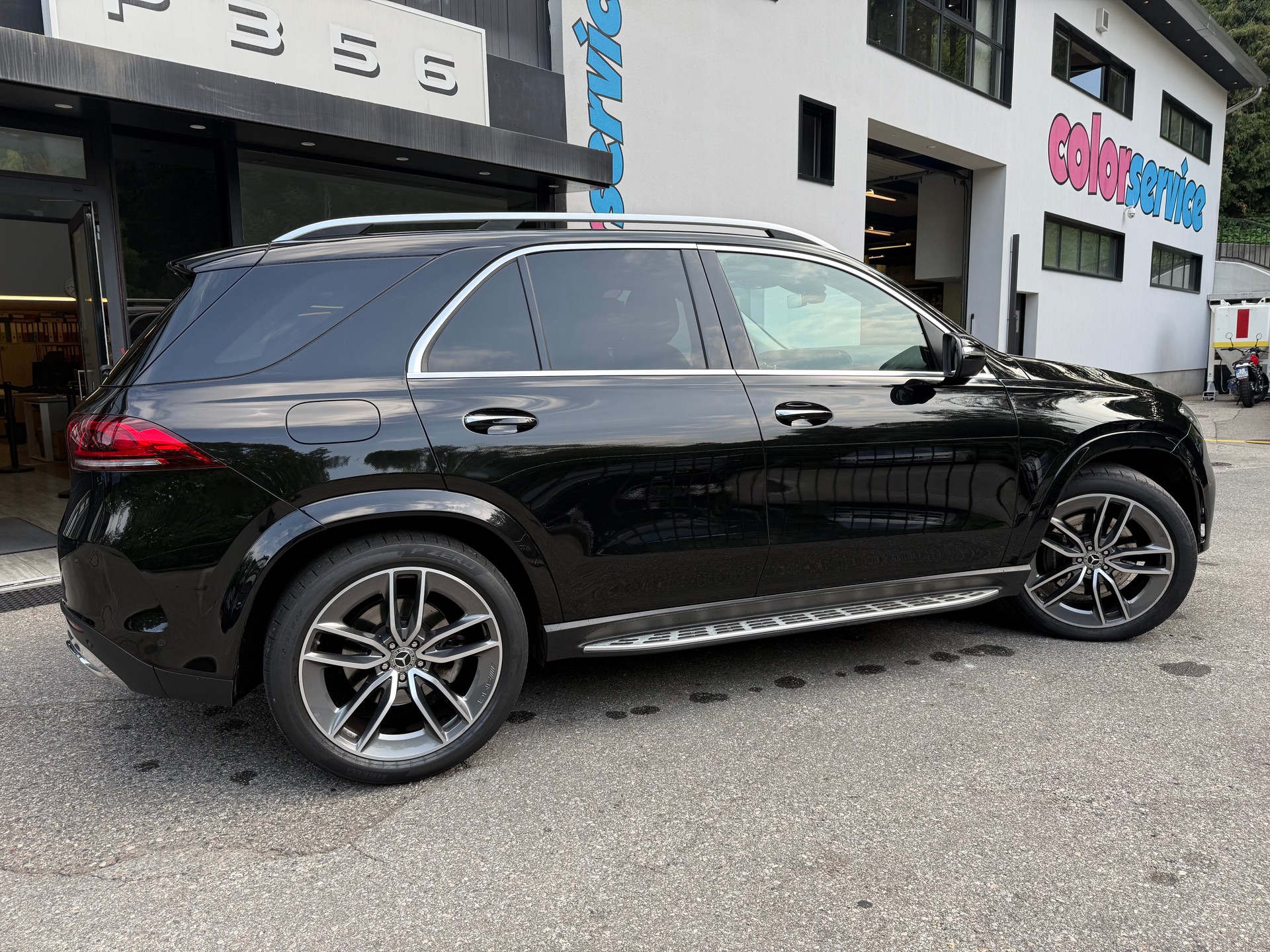 MERCEDES-BENZ GLE 350 d 4Matic AMG Line 9G-Tronic-image-4
