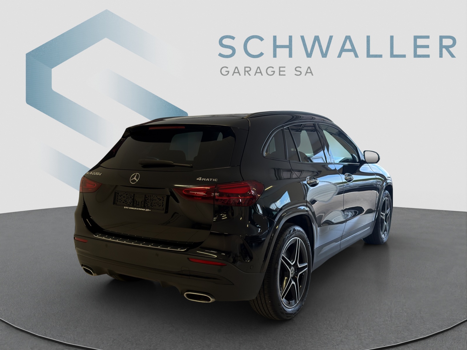 MERCEDES-BENZ GLA 220 AMG Line 4matic-image-3